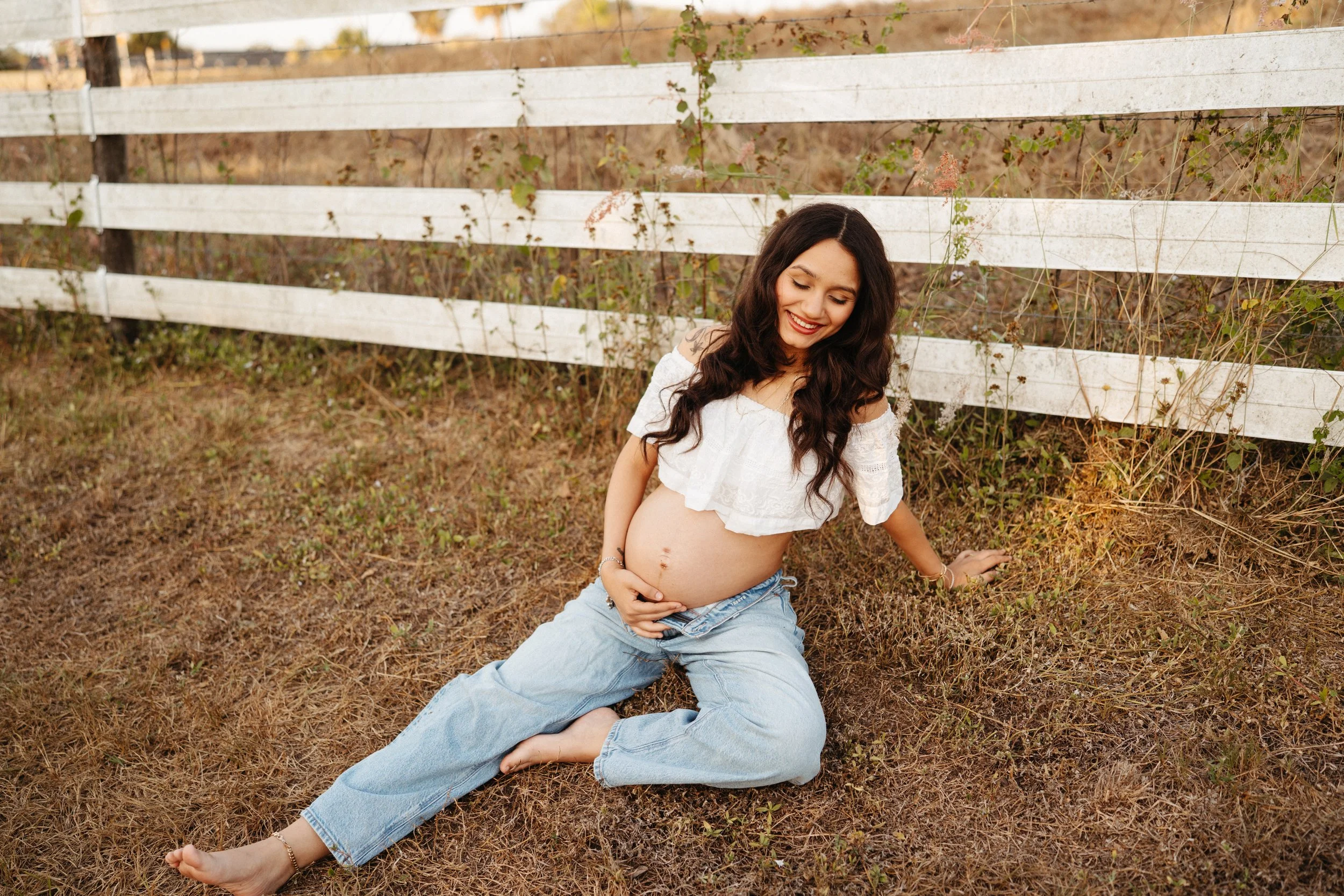 Open-Field-Maternity-Photoshoot-Labelle-Florida-Norma-Garcia-Photography-Ava-16.jpg