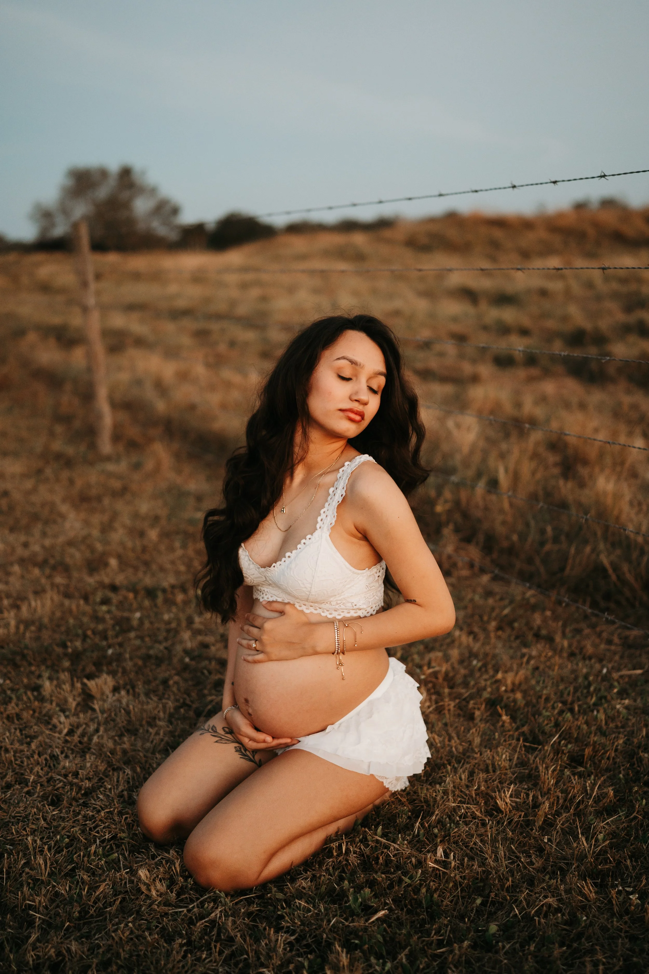 Open-Field-Maternity-Photoshoot-Labelle-Florida-Norma-Garcia-Photography-Ava-298.jpg
