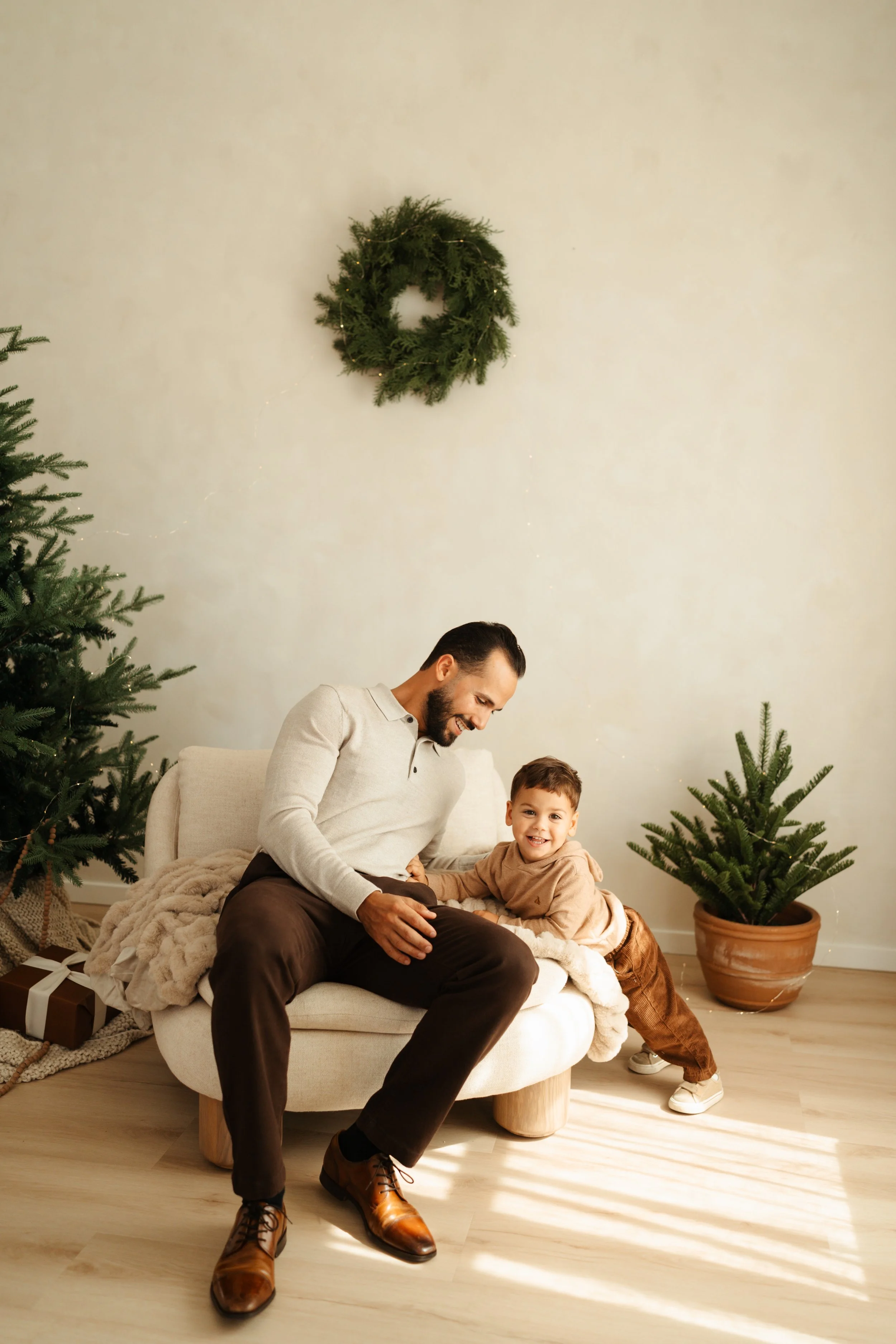 Cozy-Christmas-Mini-Photoshoot-Studio-Fort-Myers-Florida-Norma-Garcia-Photography-Olga-B-9.jpg