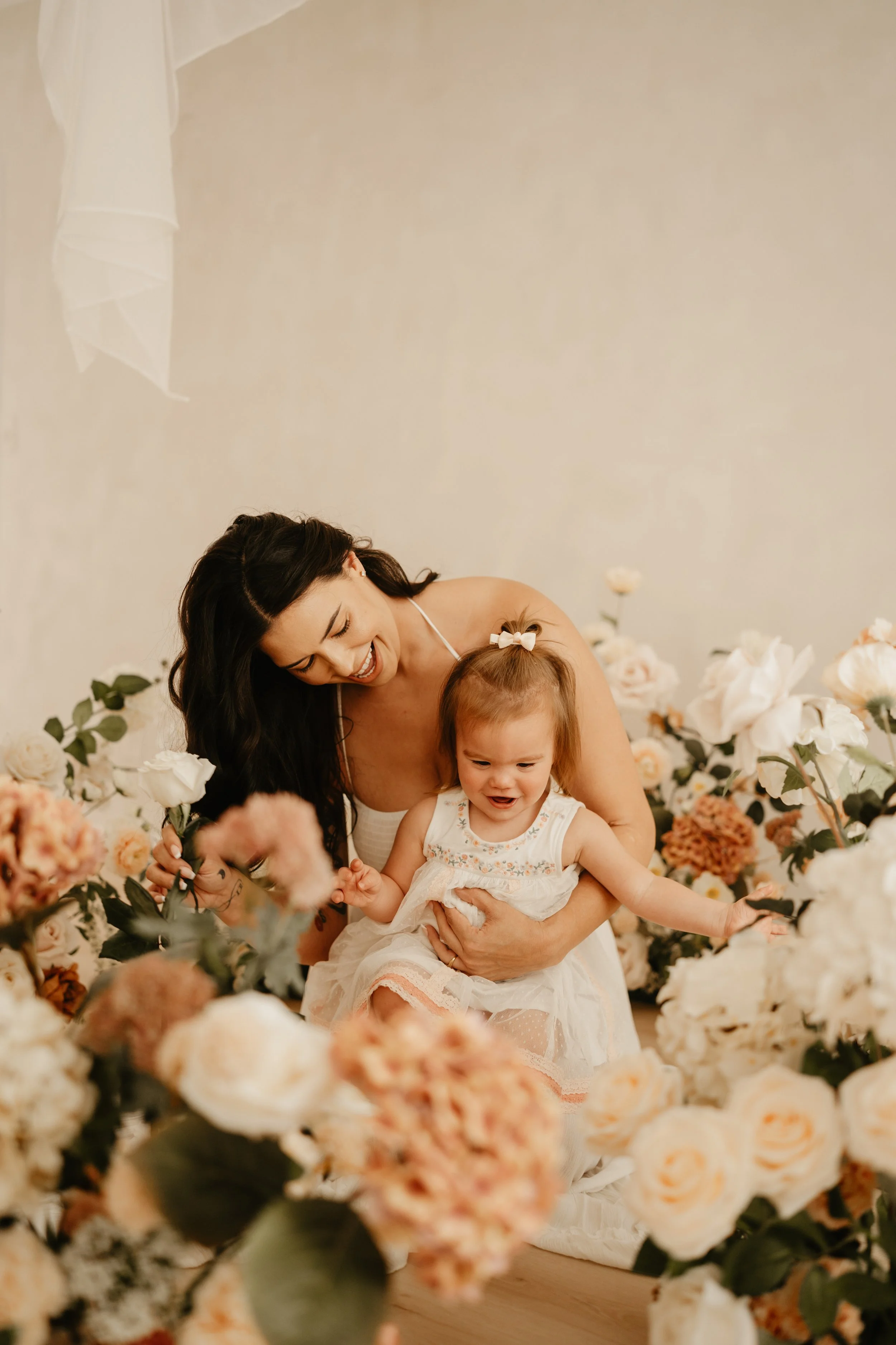 Mother-Mini-Photoshoot-Studio-Fort-Myers-Florida-Norma-Garcia-Photography-Sahira-9.jpg