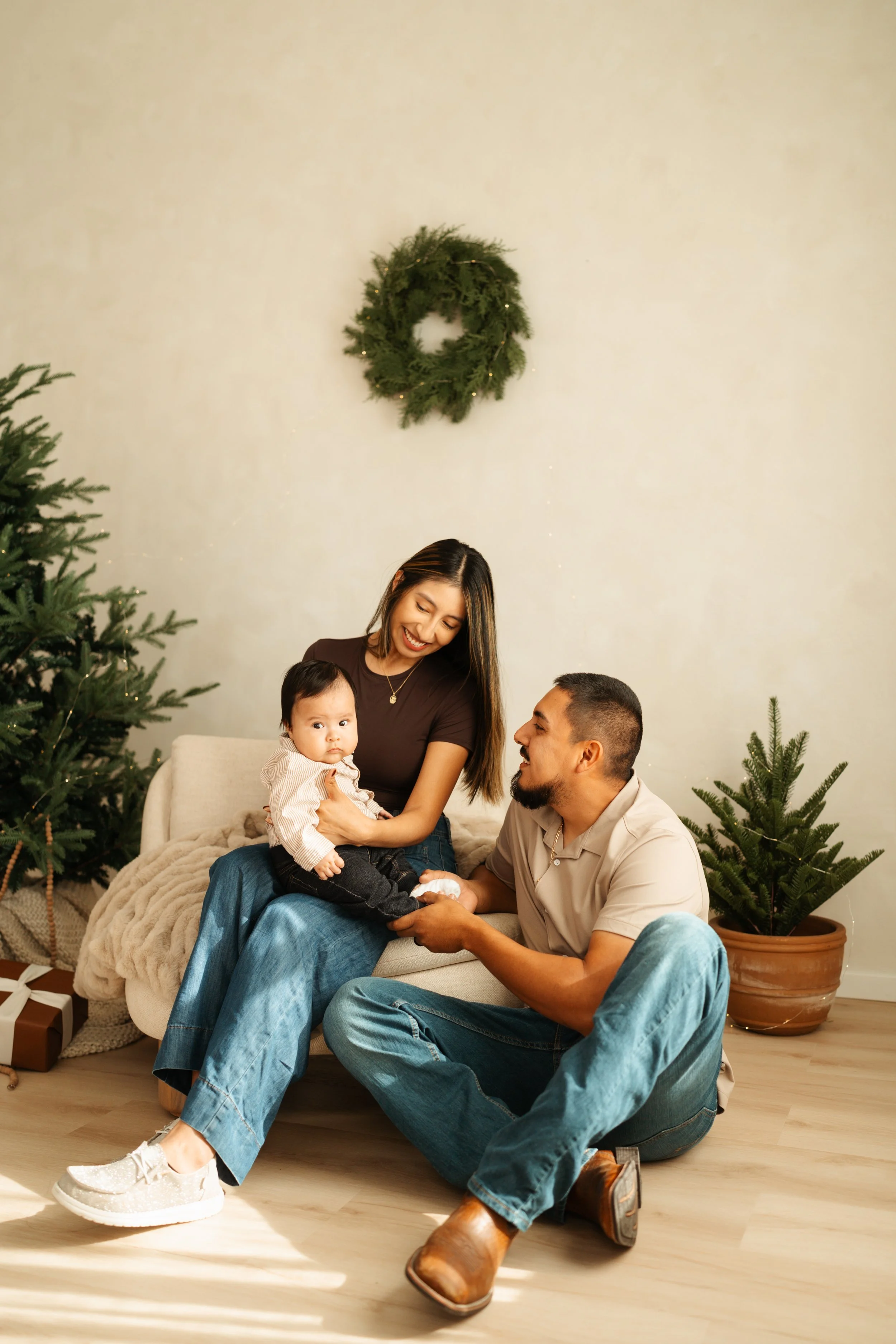 Cozy-Christmas-Mini-Photoshoot-Studio-Fort-Myers-Florida-Norma-Garcia-Photography-Laura-21.jpg