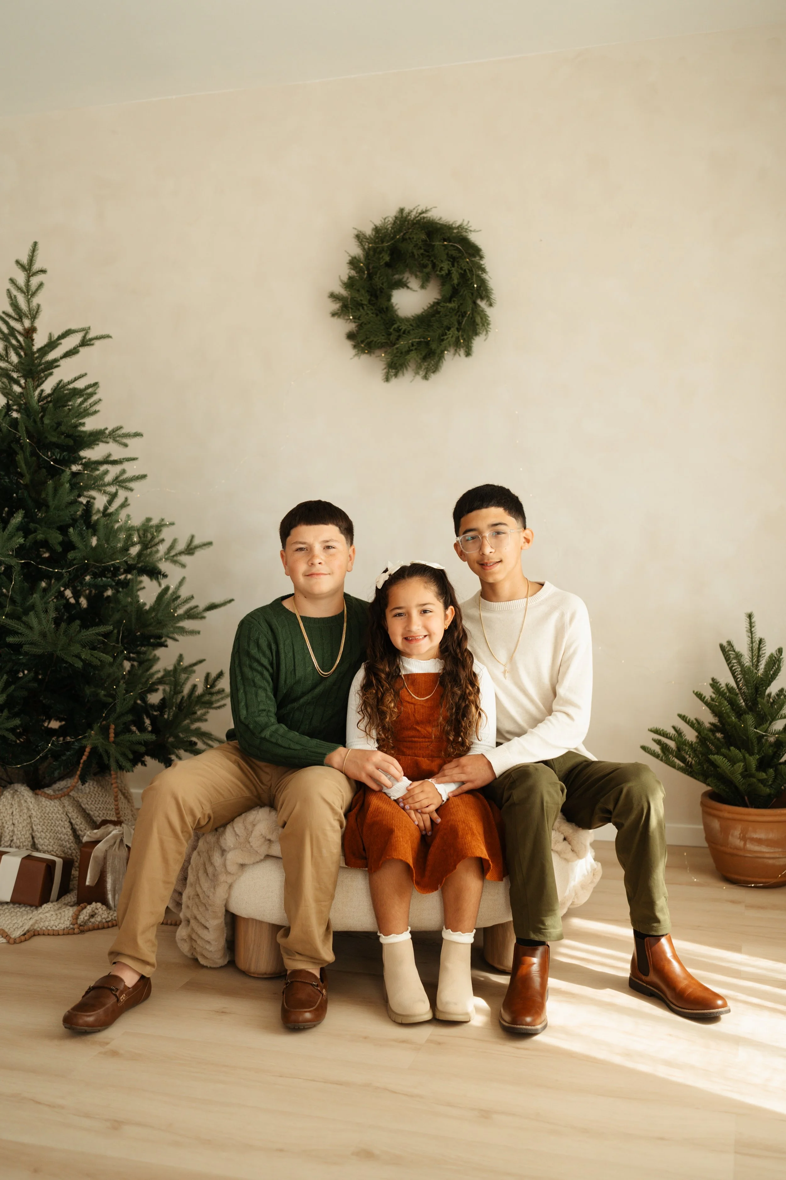 Cozy-Christmas-Mini-Photoshoot-Studio-Fort-Myers-Florida-Norma-Garcia-Photography-Brittany-N-7.jpg