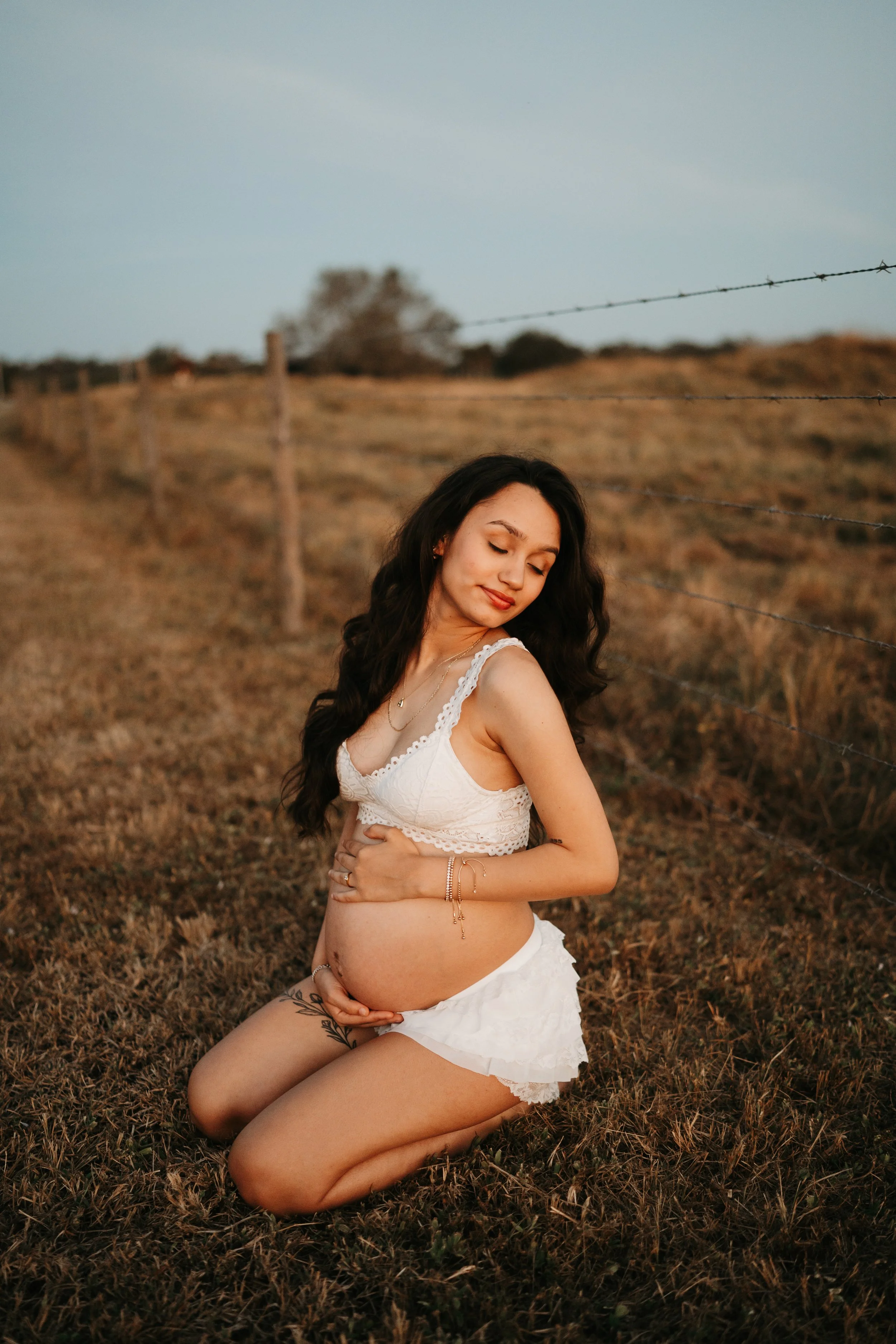 Open-Field-Maternity-Photoshoot-Labelle-Florida-Norma-Garcia-Photography-Ava-296.jpg