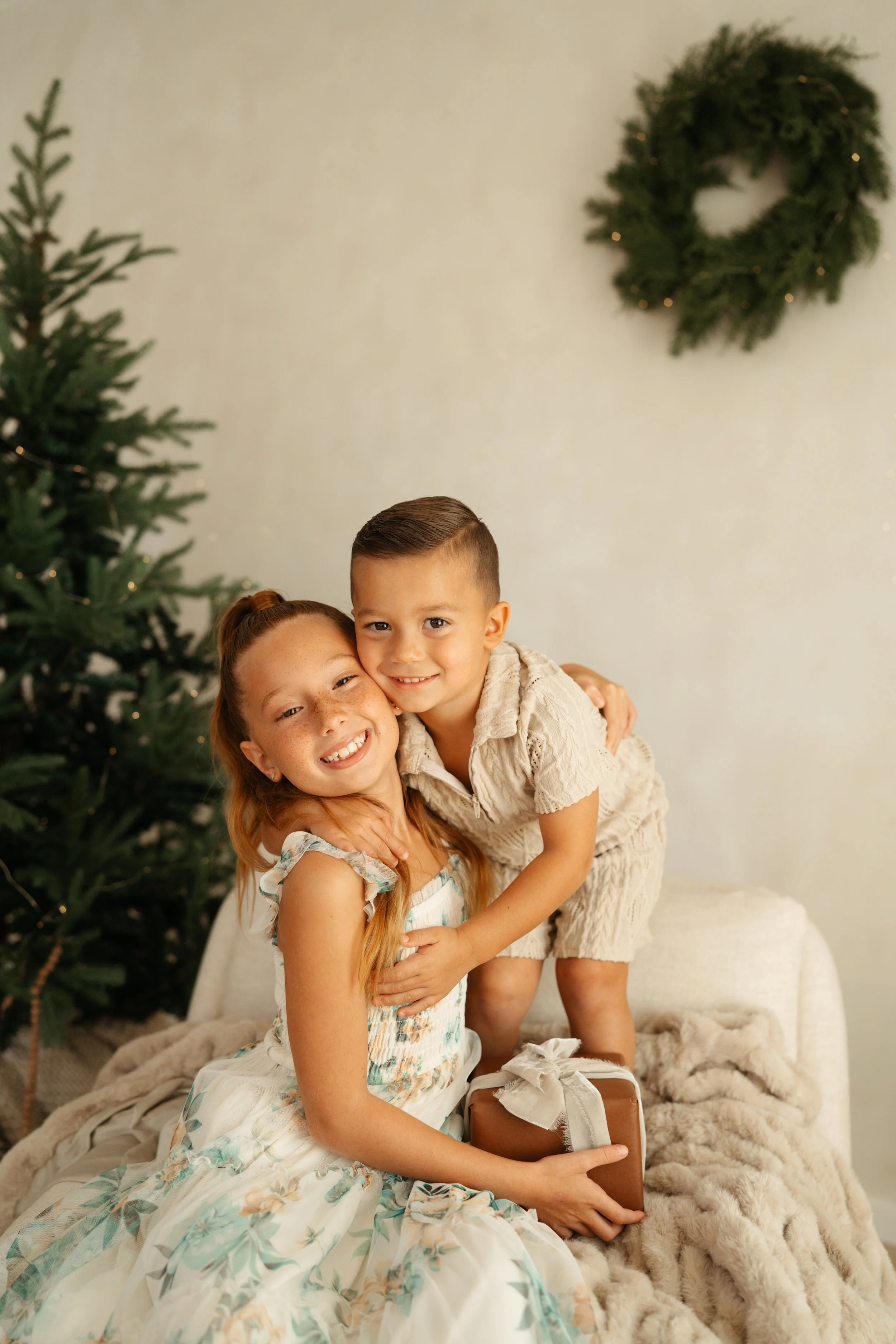 Cozy-Christmas-Mini-Photoshoot-Studio-Fort-Myers-Florida-Norma-Garcia-Photography-Amanda-G-12.jpg