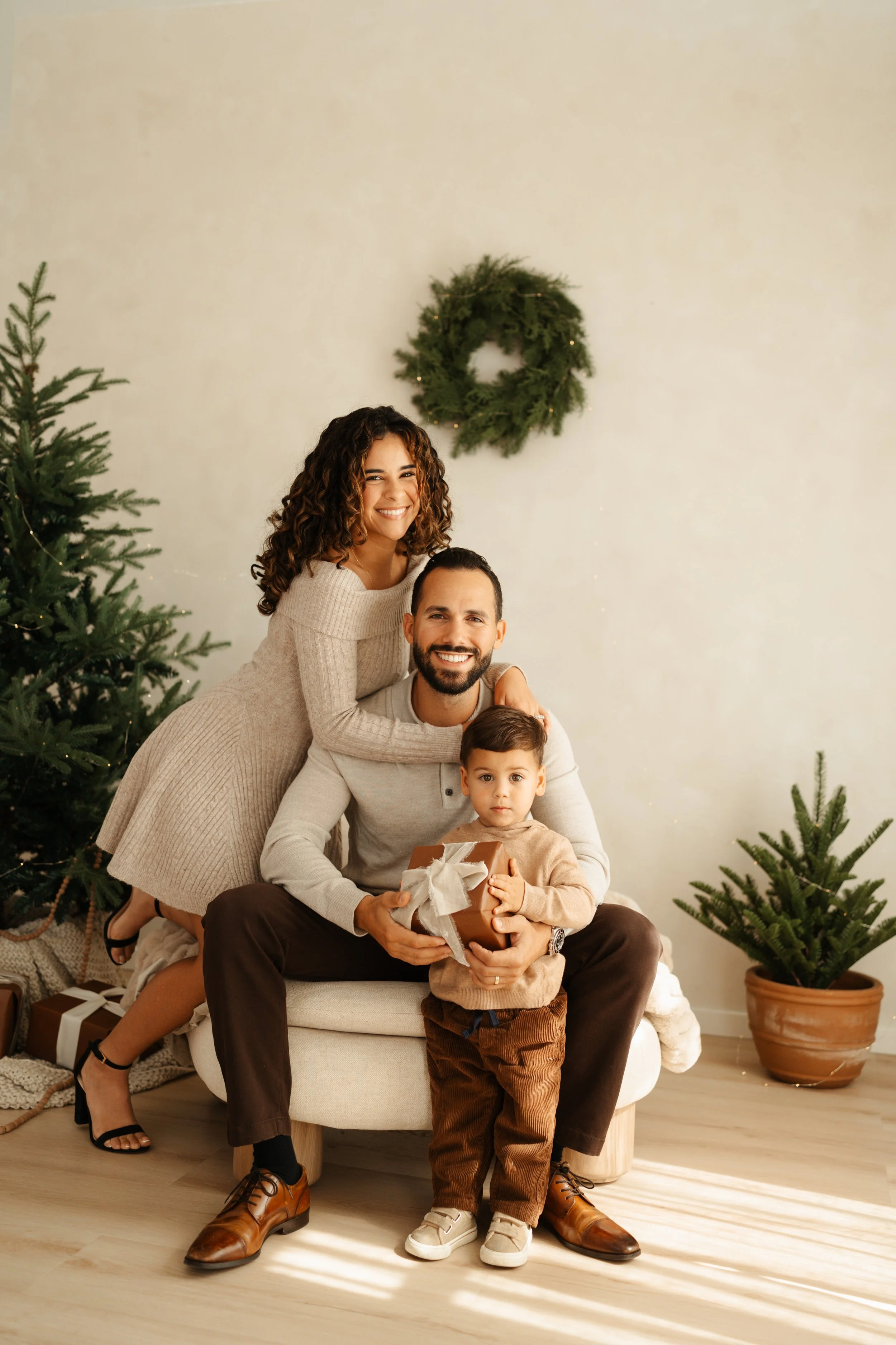 Cozy-Christmas-Mini-Photoshoot-Studio-Fort-Myers-Florida-Norma-Garcia-Photography-Olga-B-2.jpg
