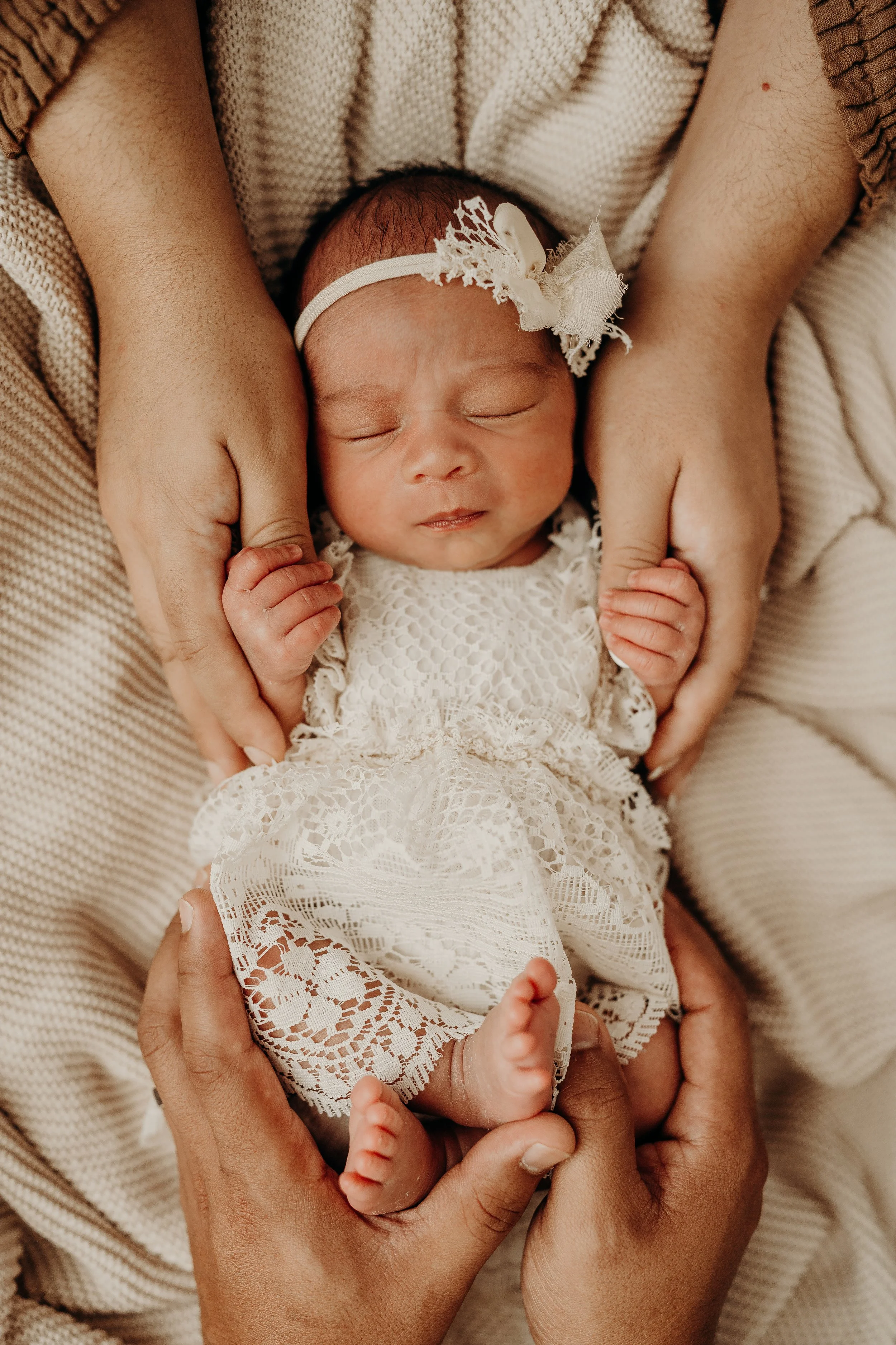 newborn-photoshoot-fort-myers-florida-studio-2024-Norma-Garcia-Photography-baby-camila-25.jpg