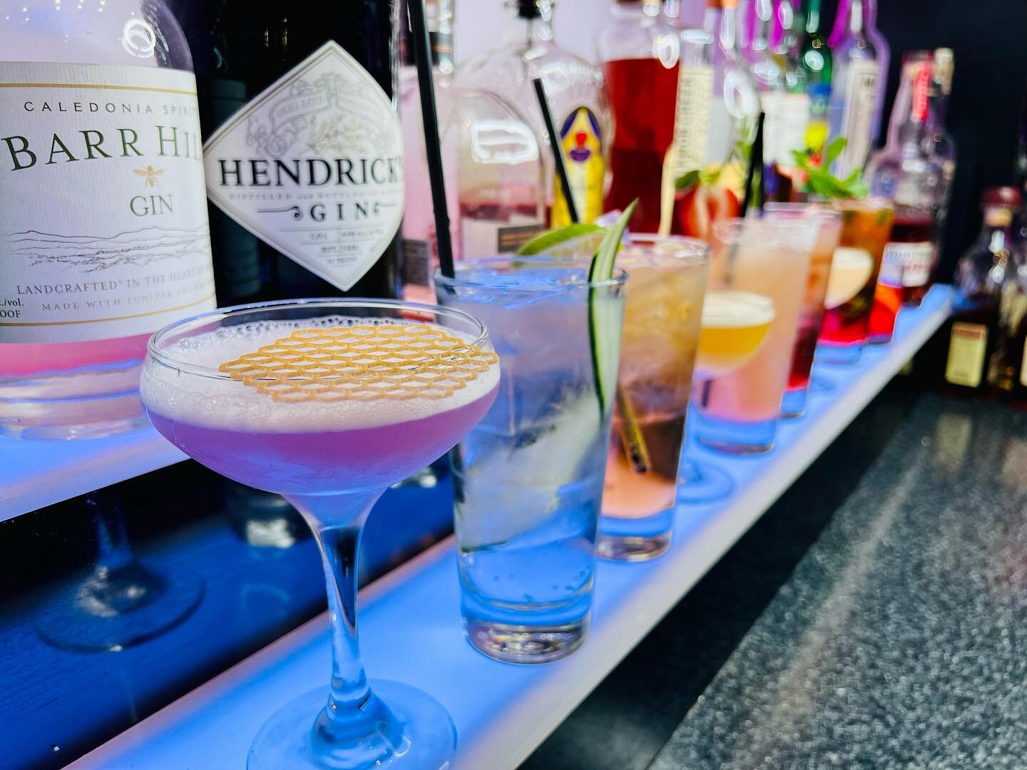 Brand new Spring cocktails out now 🤩🍹😍🍸Choose from over a dozen delicious new cocktails including low ABV &amp; Zero Proof 🥳Lavender Fields is back by popular demand 🍯 www.pinkmartinirestaurant.com
