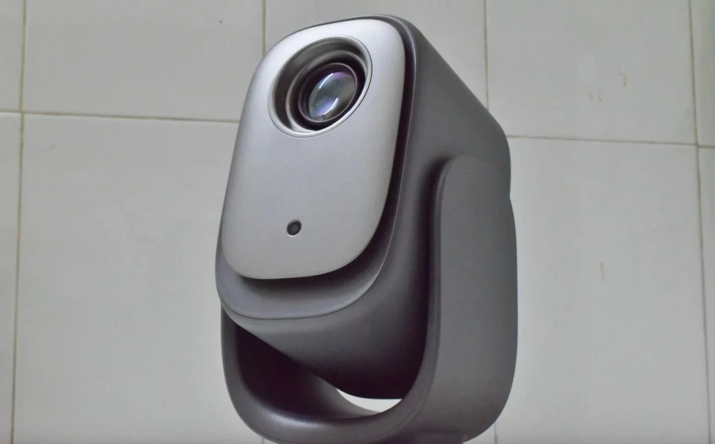 World’s first officially Netflix-licensed 4K laser projector Dangbei