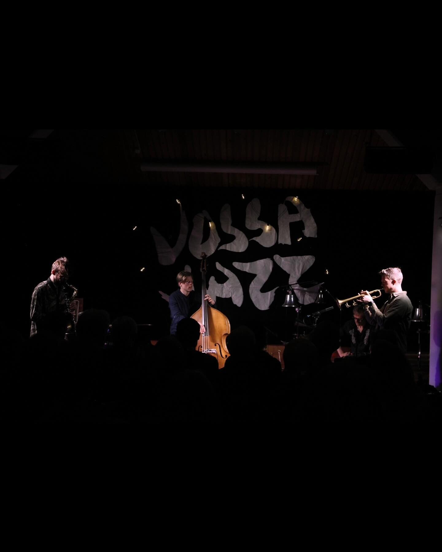 Thanks for a great time at @vossajazz and to all who attended our concert in Osasalen on Sunday!

We had a blast playing our first concert with Erland Dahlen as special guest. 

Salt peanuts*
&laquo;det er spennende hvordan bandet gradvis flytter lyd