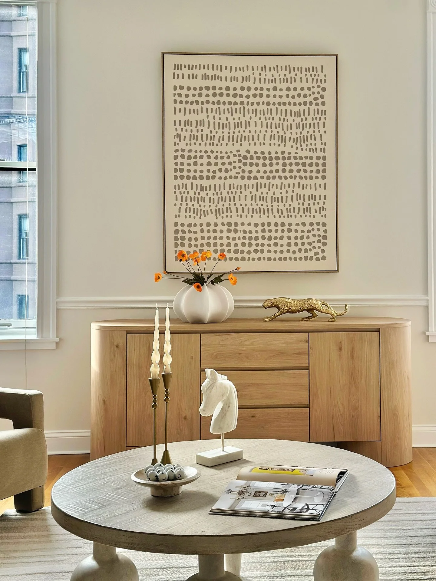 When the mid day sun makes everything shine at this stunner on📍Beacon St. Swipe for the before.

Listed by @melindadavalasarkis &amp; @chris.kerr.realtor 

#roomserviceplease #beaconstreet #bostonrealestate #homestager #homestaging