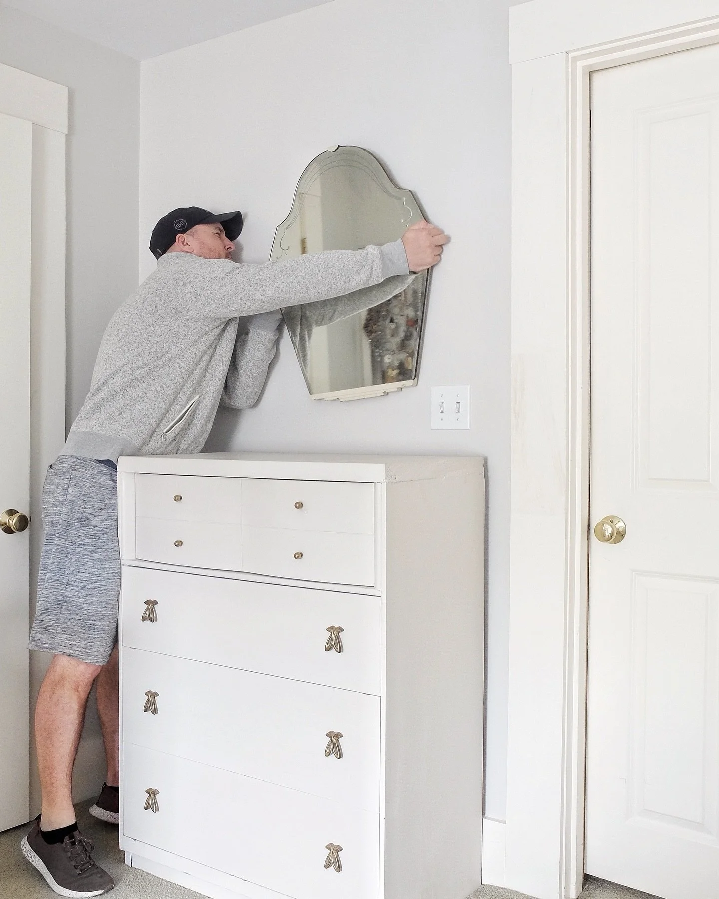 My 💘 goes out to all the men in my life who help me lift things up and put them down. Without you, I couldn&rsquo;t be me. 

#homestager