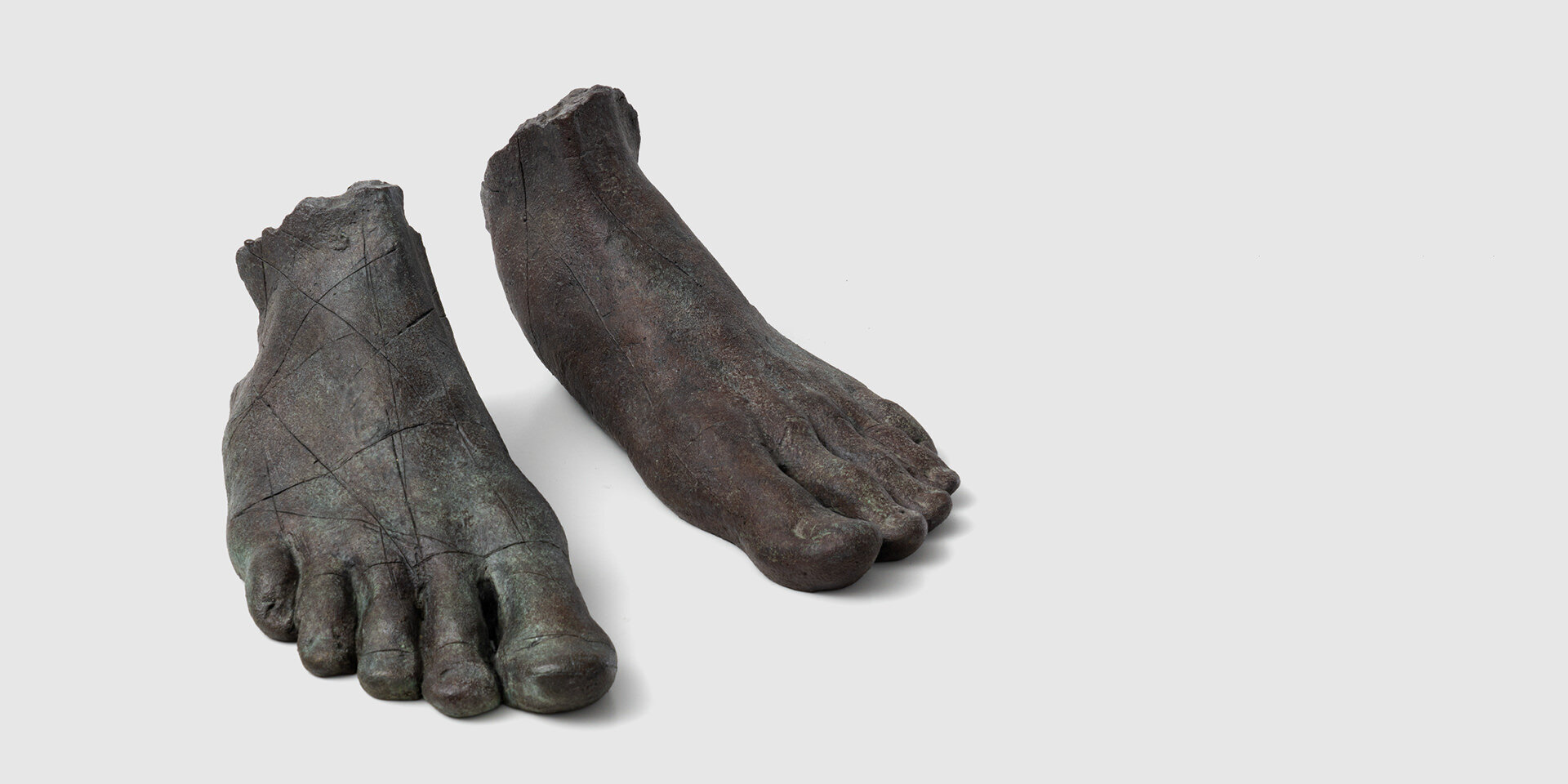 Pies H 1:1 . 2015. 9,5x18,5x21 cm. Bronce.