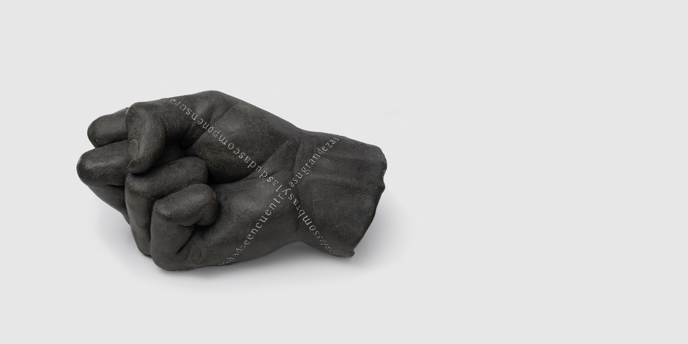 Mano XII (Puño). 2017. 30x17x16 cm. Bronce.
