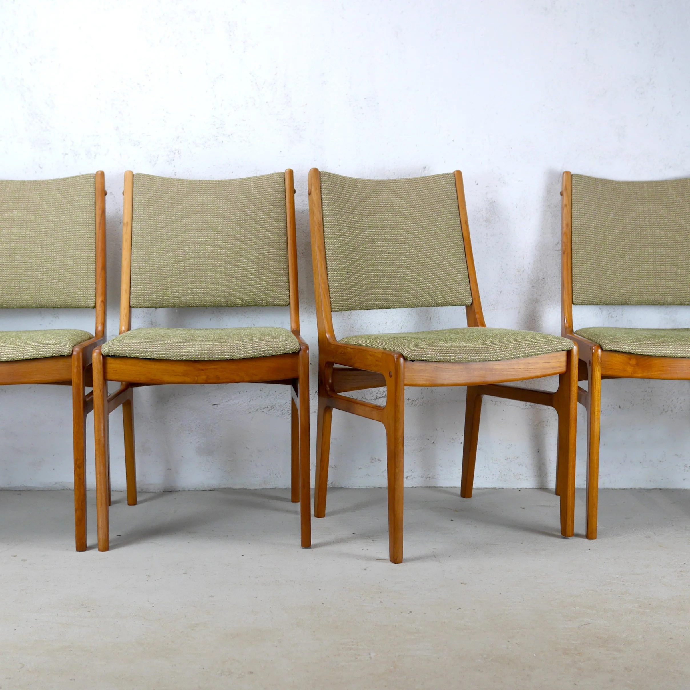 SET 4 TEAK D SCAN DANISH CHAIRS