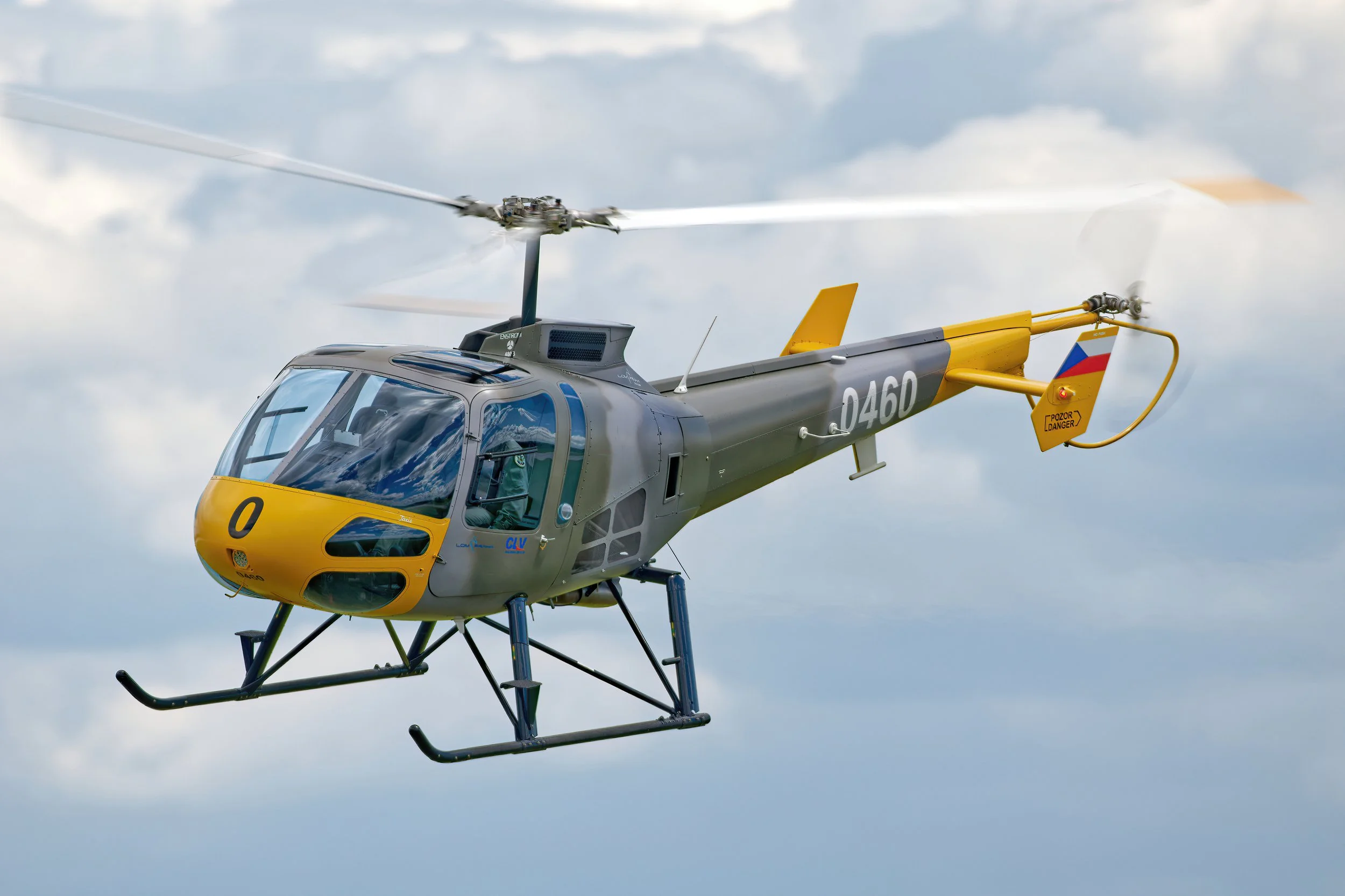 En48 October 7 / Enstrom 480 first flight — European Airshows