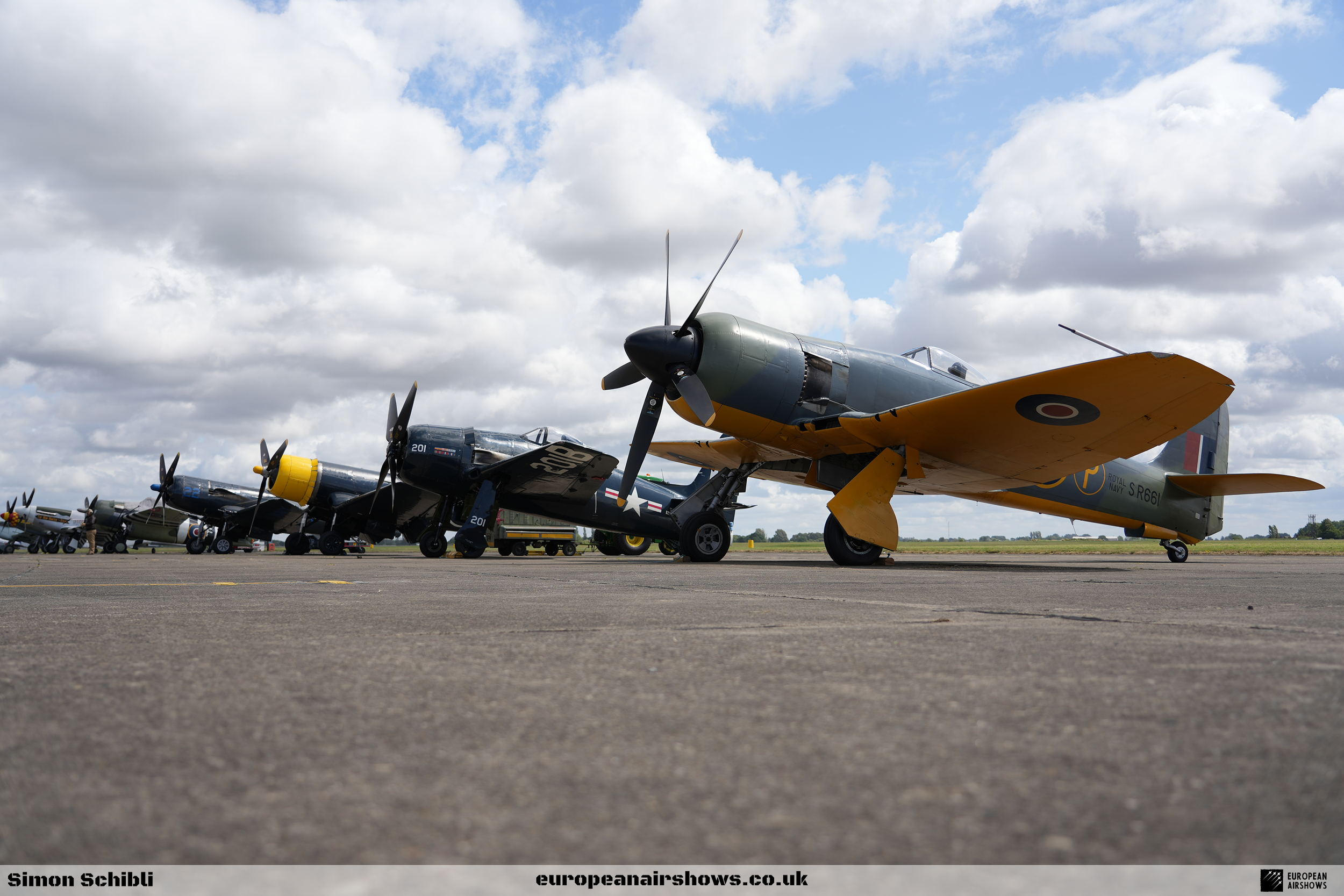 Flying Legends 2023 Logo (45).png