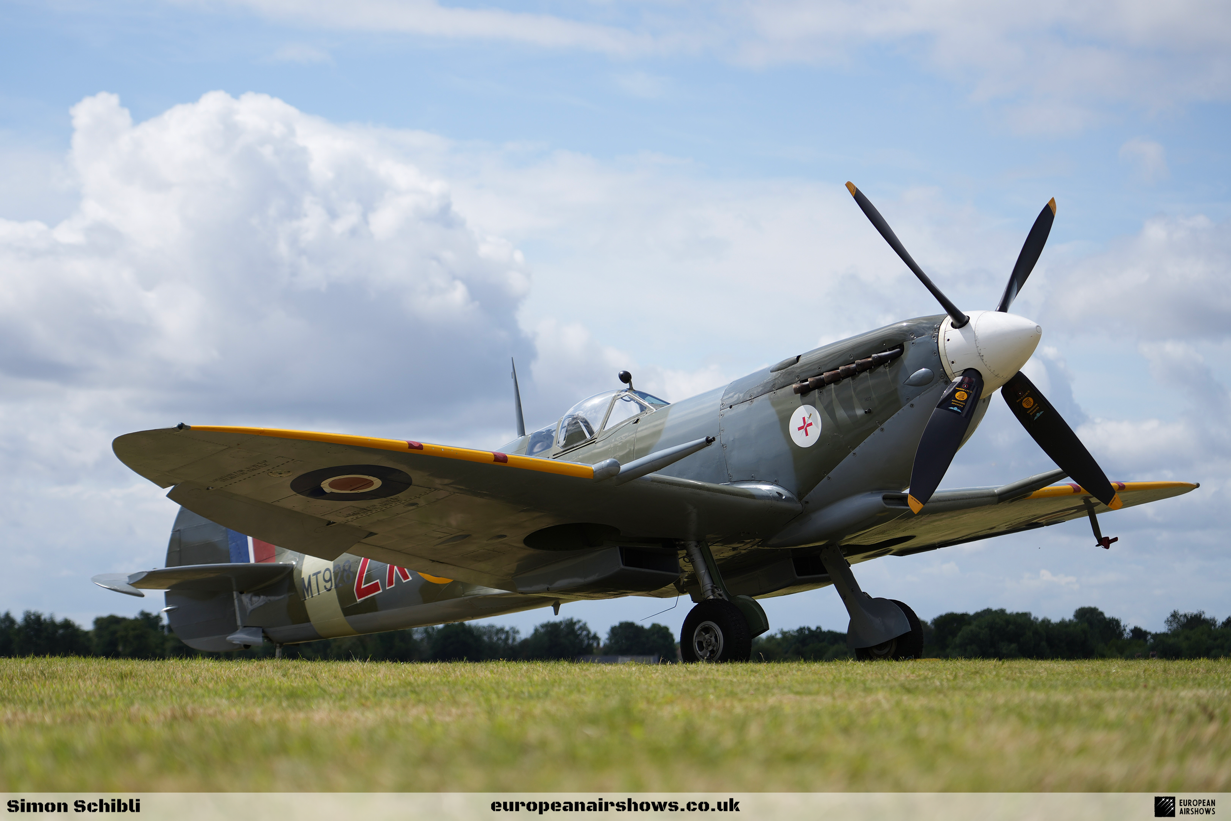Flying Legends 2023 Logo (76).png