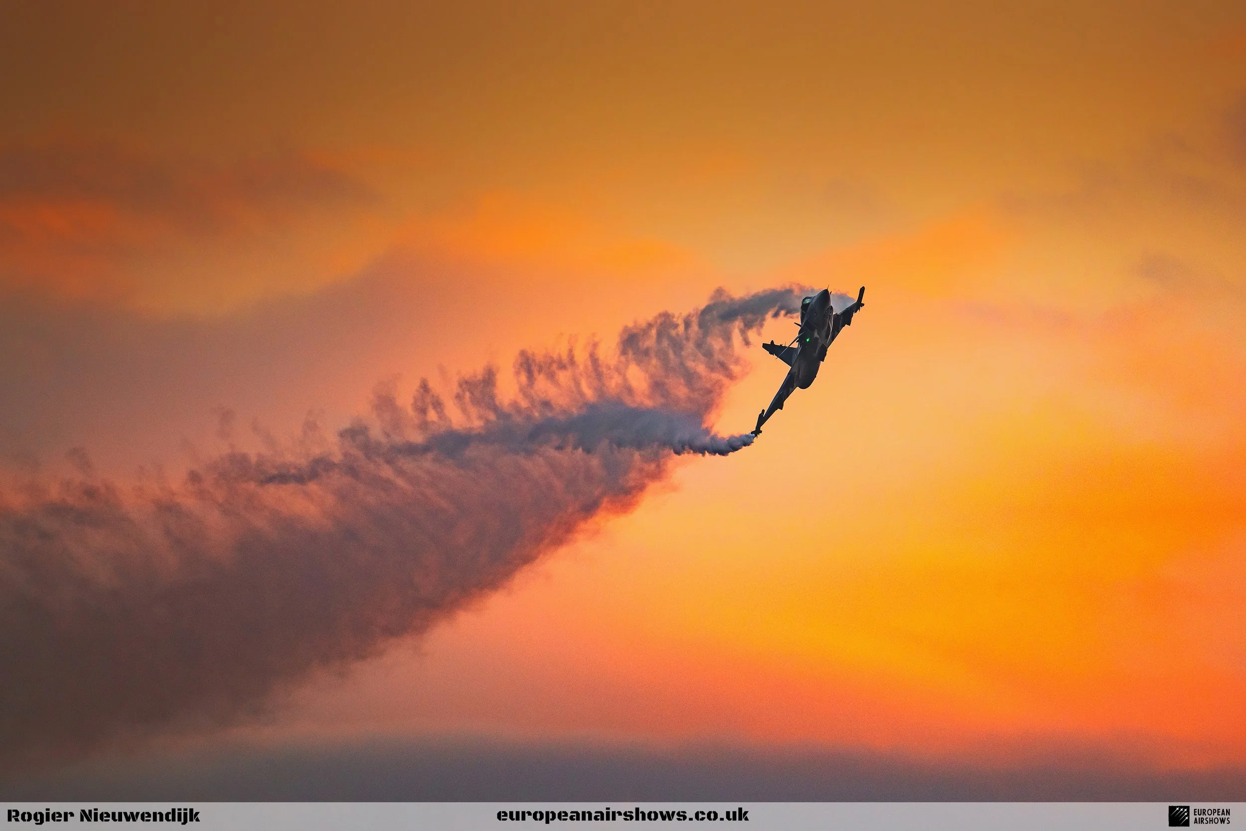 Hungarian JAS-39C  sunset  Sanicole 21.jpg