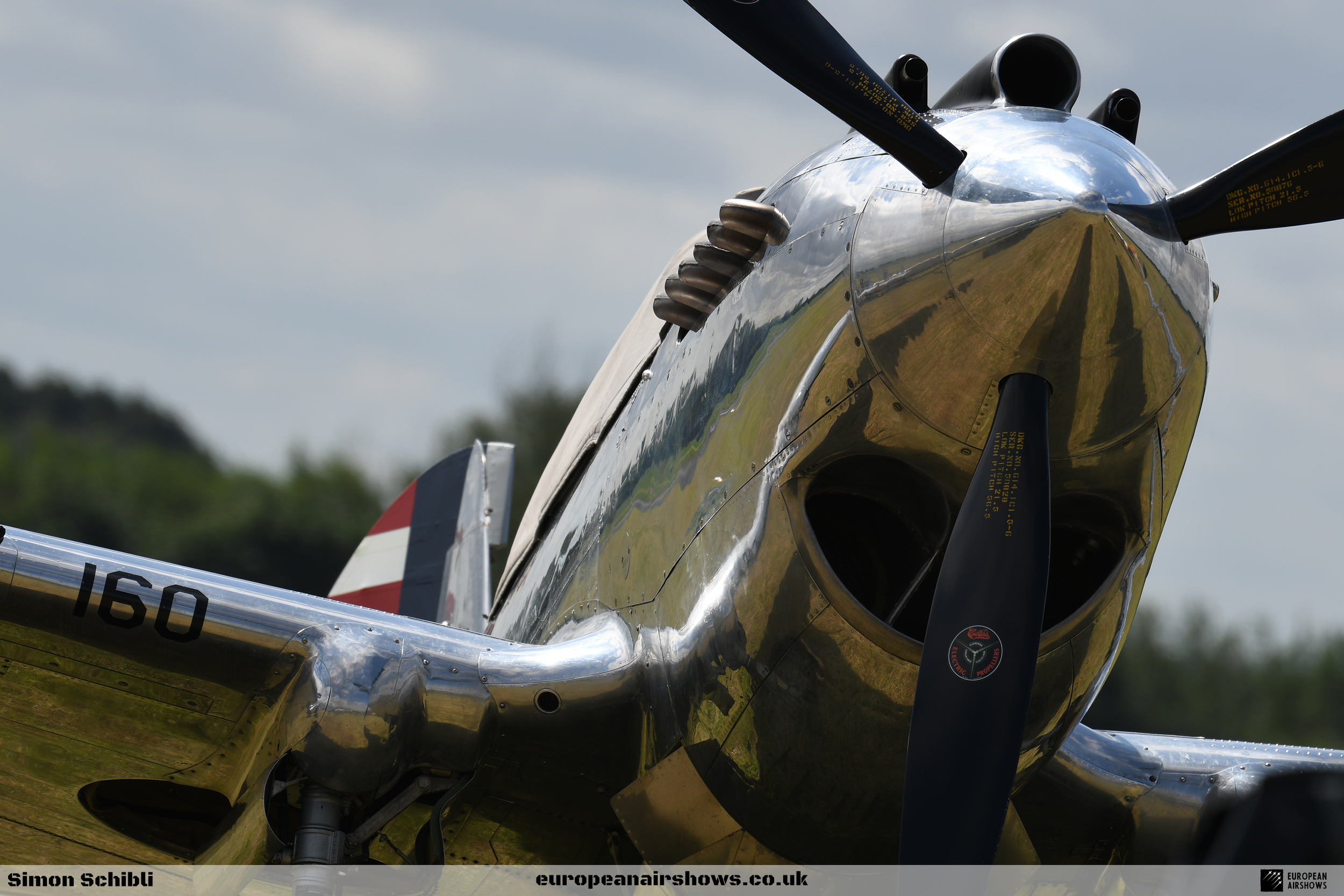 Flying Legends 2023 Logo (40).png