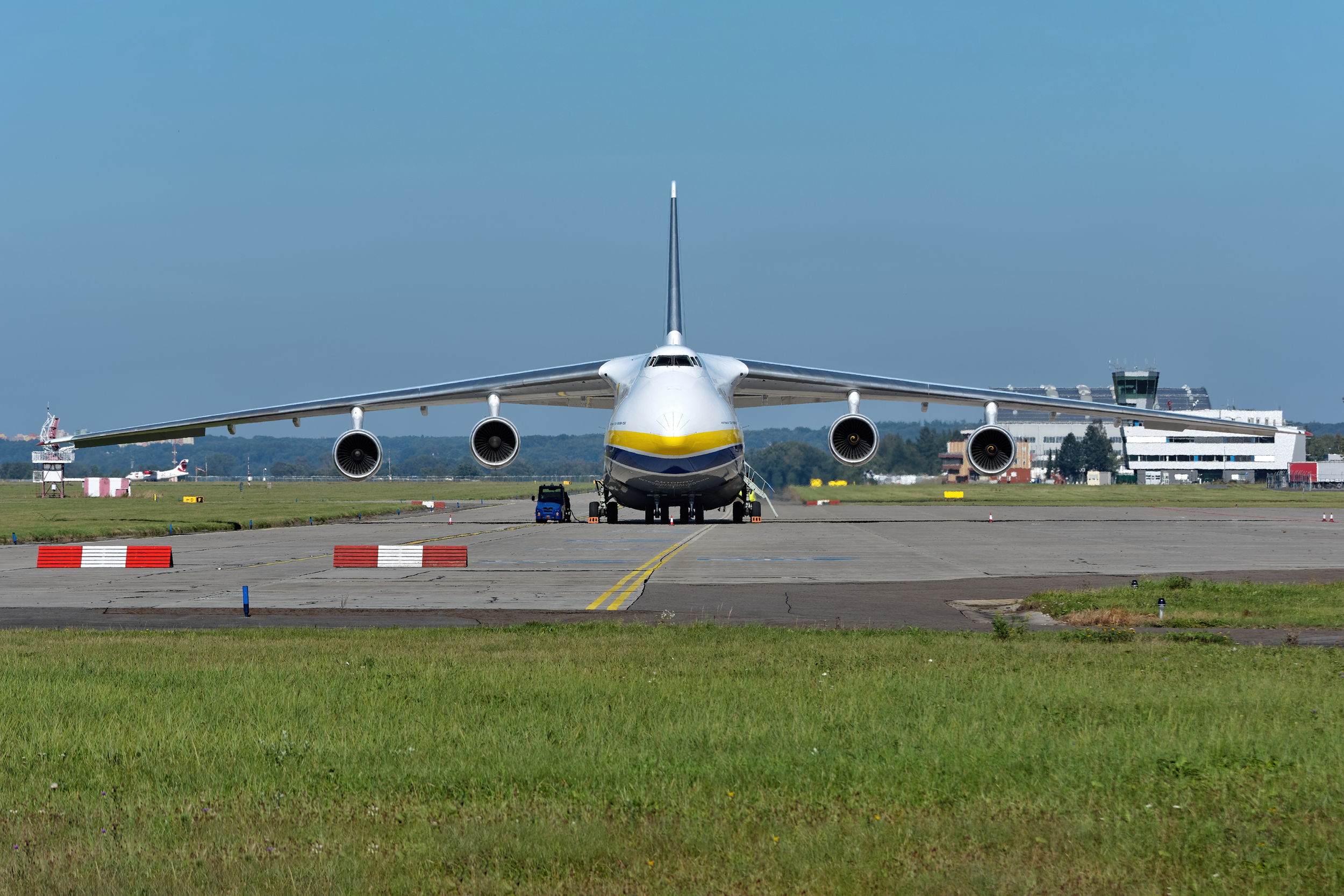 Antonov An 124 100 Ruslan Military