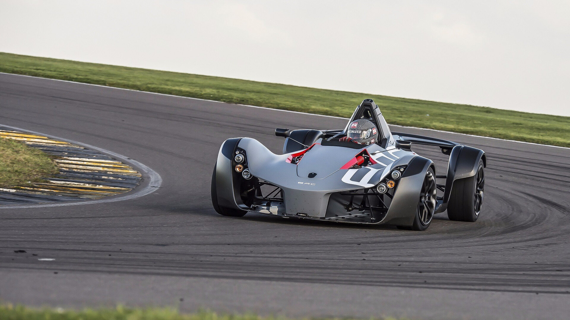 bac-mono-anglesey-circuit-lap-record.jpg