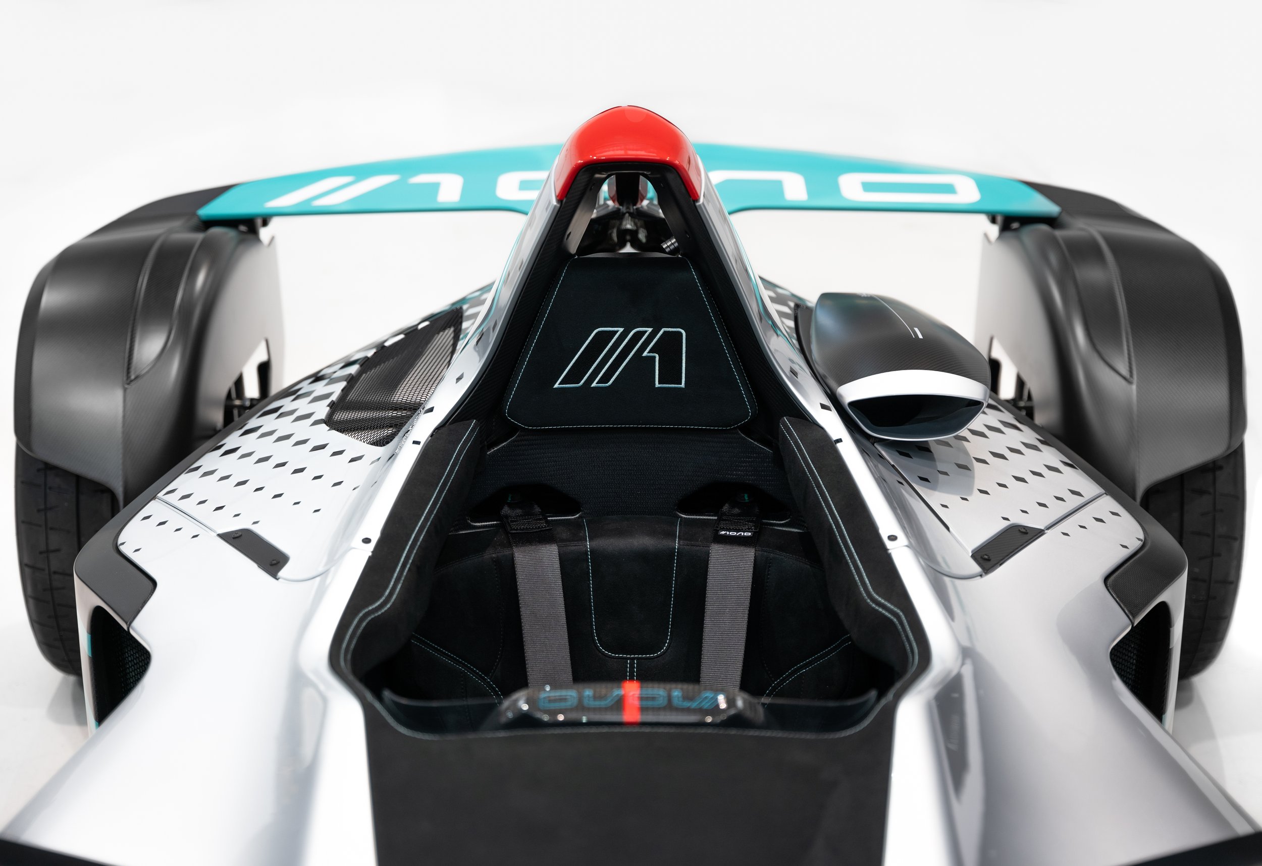 BAC_FirstCustomerMono_5.jpg