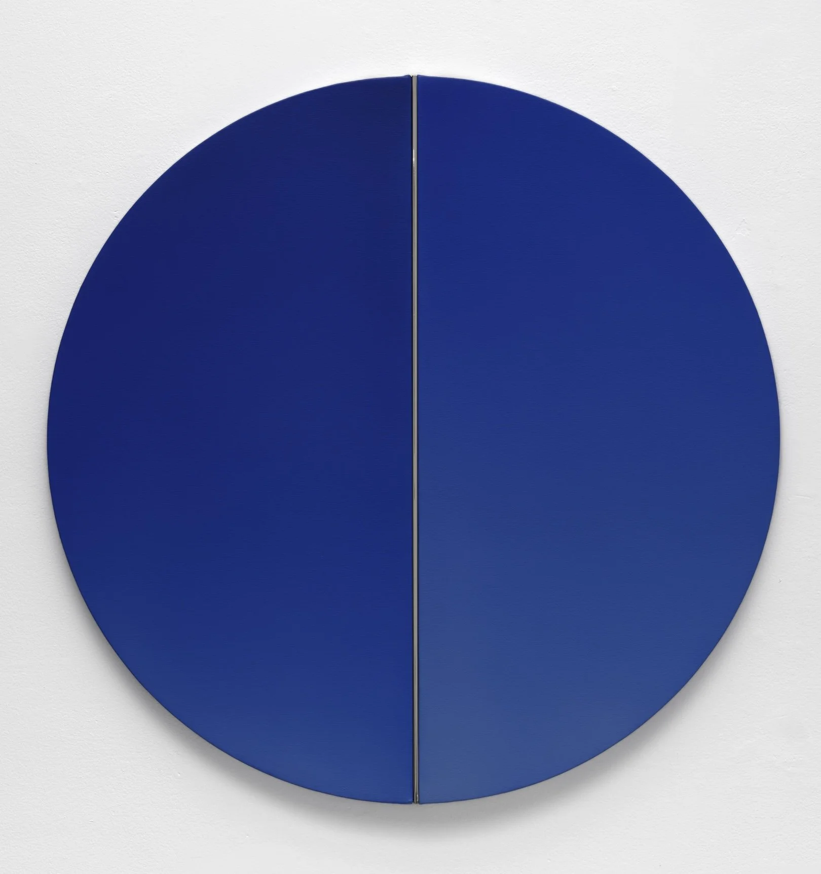   Dusk Glow Split , 2026 acrylic on canvas with nickel plated element ø 36 inches (ø 91.5 cm) 
