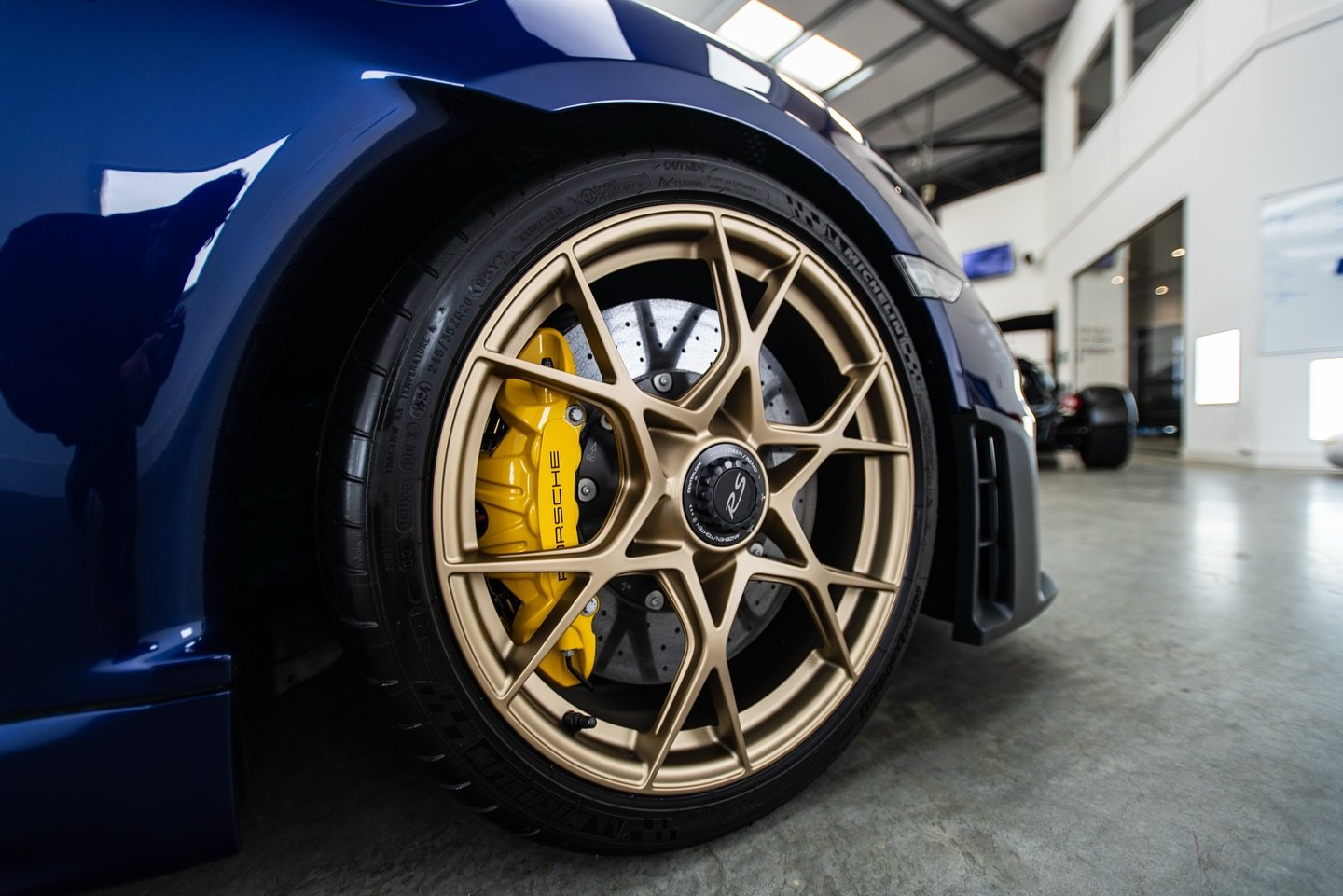 Elevating this Porsche Spyder RS with an extended front-end PPF for ultimate protection and a flawless finish👀

#porschespyder #weissachpackage #paintprotectionfilm #detailing #cardetailing #ppfapplication @xpel_uk