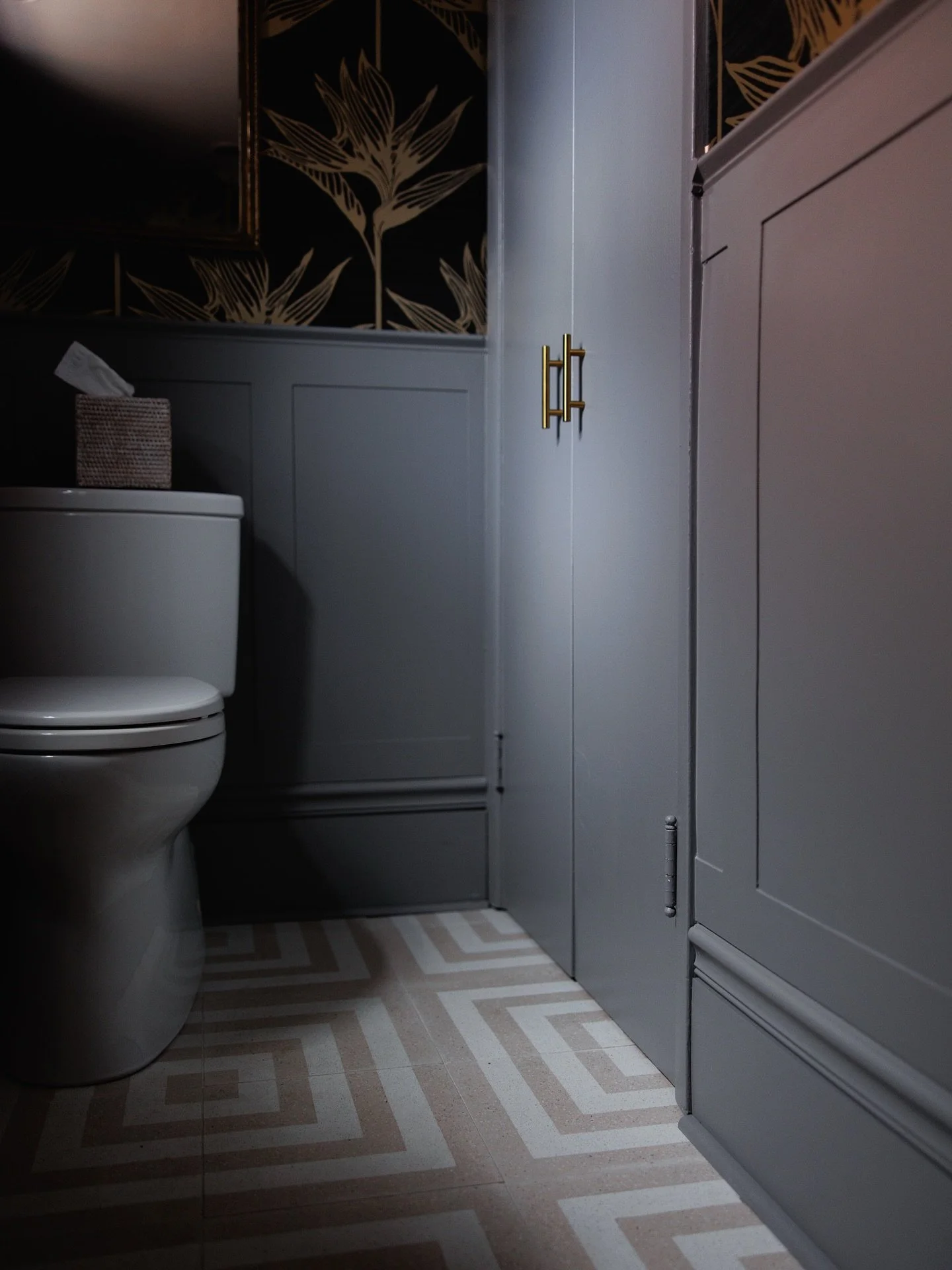 Potty time. 

#interiordesign #interiordesigner #milwaukeeinteriordesign #milwaukeeinteriordesigner #design #designer #homedecor #home #homedesign #construction #remodel #generalcontractor #smallbusiness #smallbusinessowner #womanownedbusiness #woman