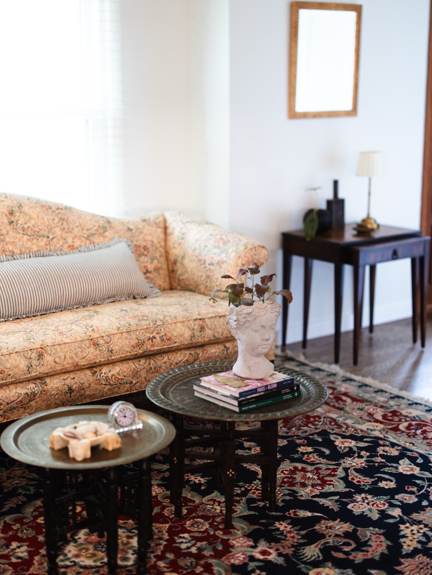 That&rsquo;s a Chinese Chinoiserie Camelback Sofa-Hepplewhite Style- all the way from Texas, a rug at least 30 years old with a back story (ask me!), and scattered new and vintage items. Scroll for the befores. 

#interiordesign #interiordesigner #mi