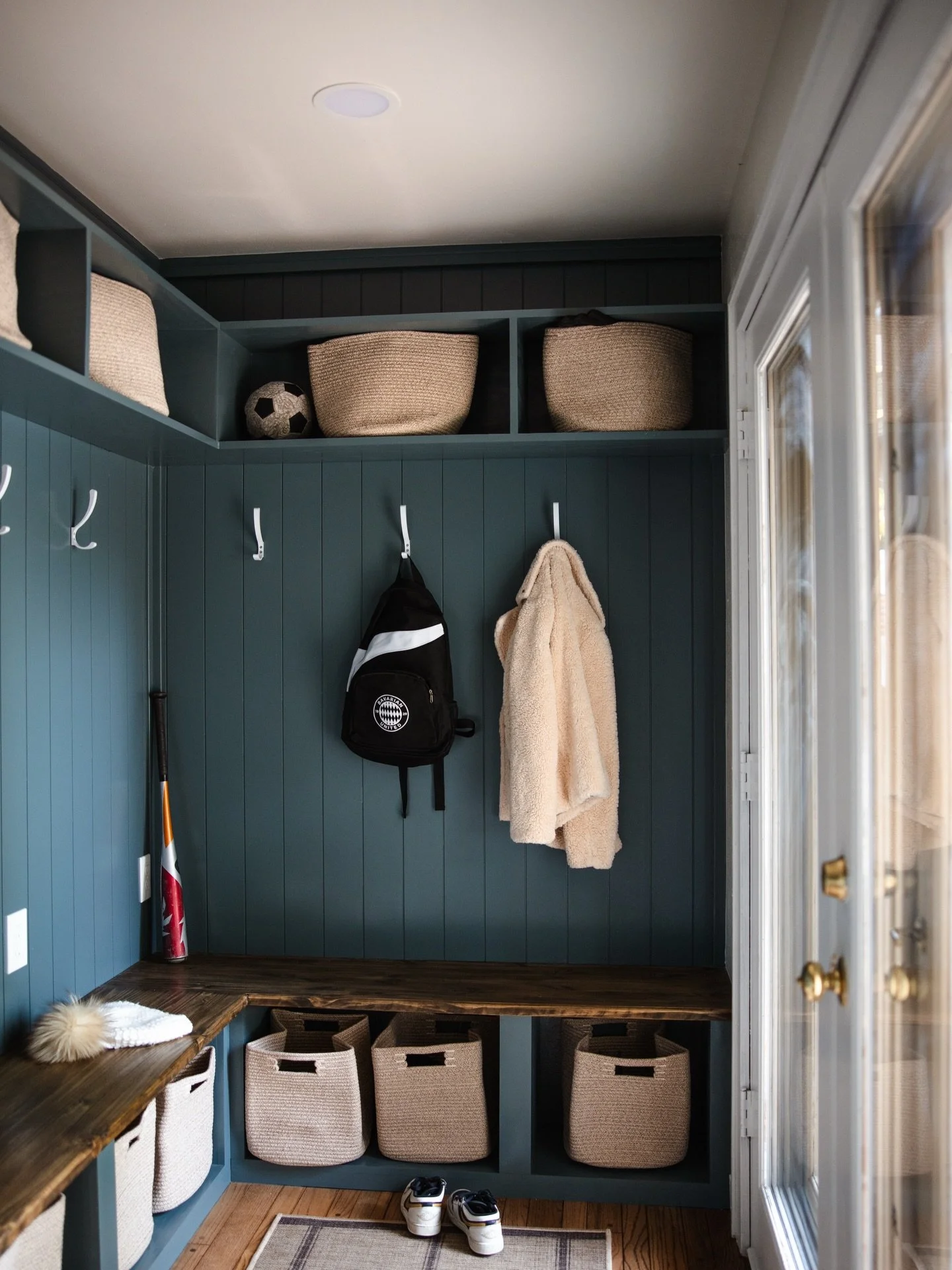 Sometimes we take down a wall, sometimes we add a wall. This time we added a wall and created a much needed mudroom.

#interiordesign #interiordesigner #milwaukeeinteriordesign #milwaukeeinteriordesigner #design