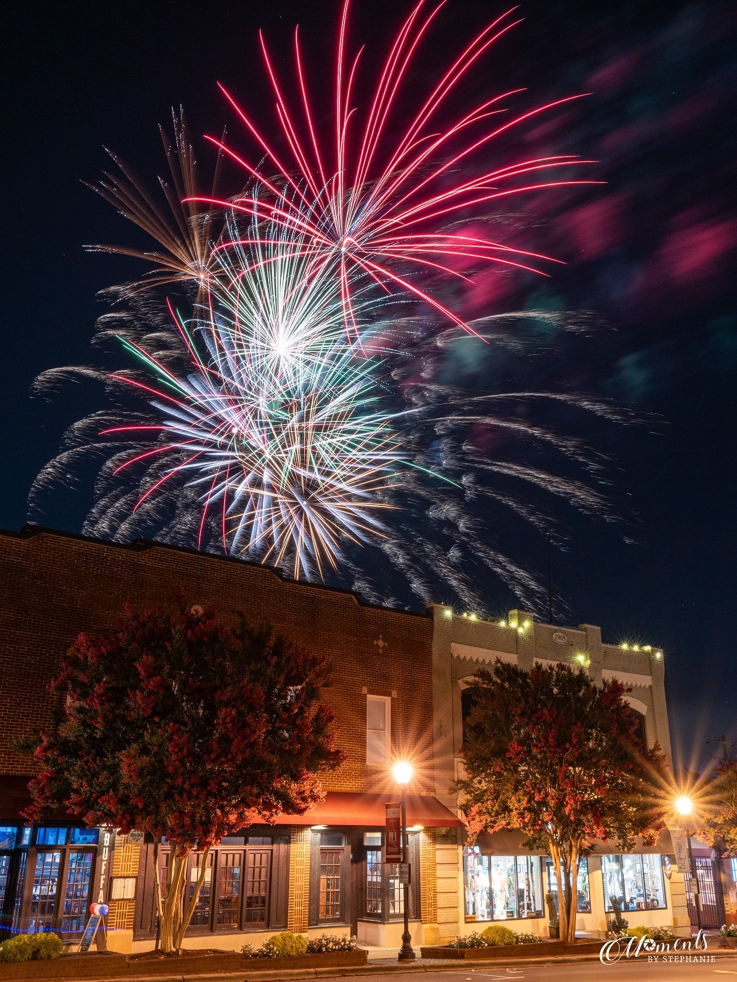 Fireworks - July 4th, 2025 🎇 

Tonight I finally had a chance to try photographing fireworks for the first time ever. 
Let me just say, I had a 💥 BLAST 💥!!! 
(Pun intended 🤪)
Downtown Belmont was the place to be tonight.  The streets were lined w
