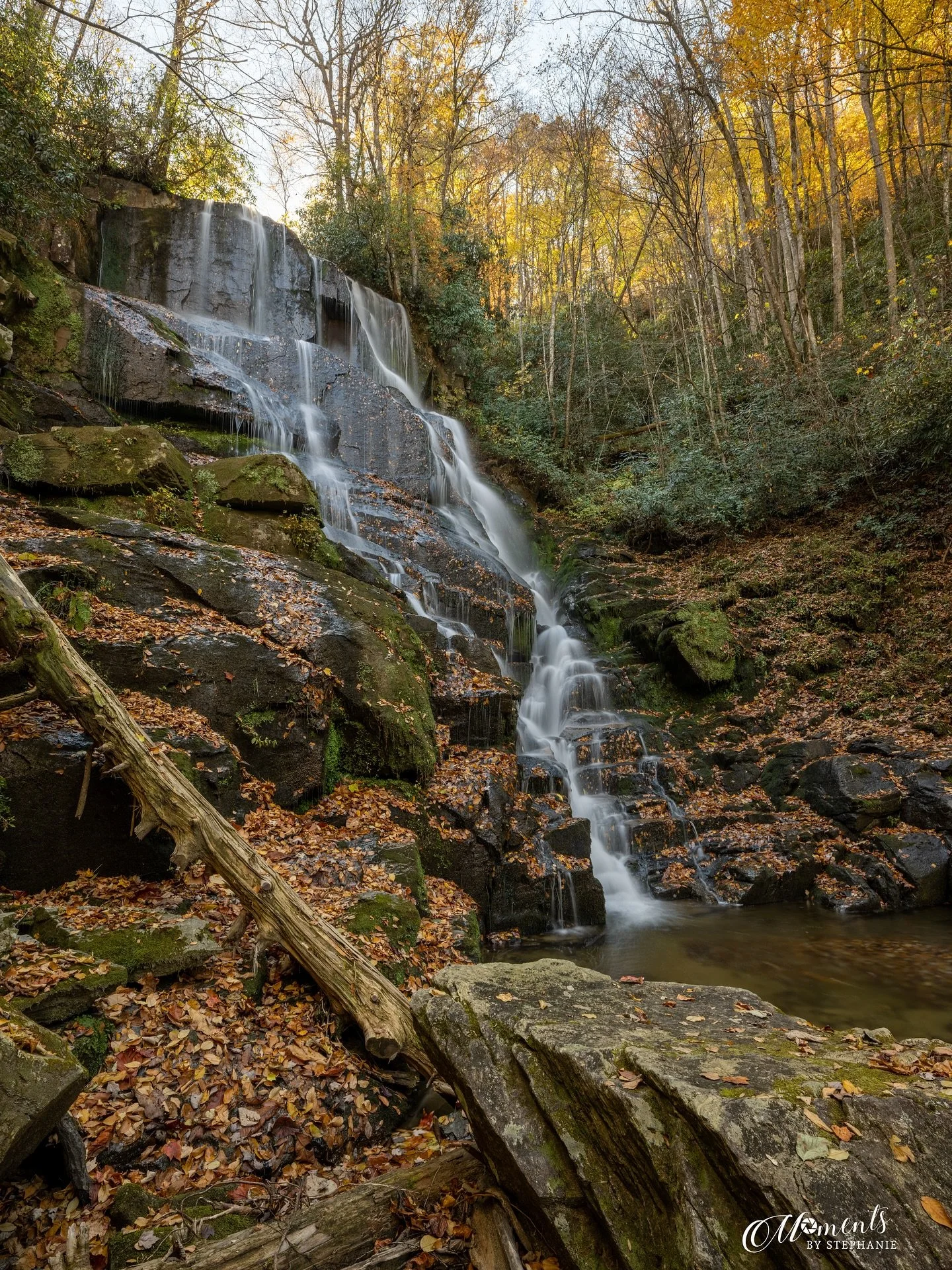 We&rsquo;ve arrived at another #waterfallwednesday 😍
Somehow these Wednesdays seem to get closer and closer together&hellip;.can somebody please find the pause button!!!

Chasing waterfalls is one of my favorite adventures.  There&rsquo;s something 