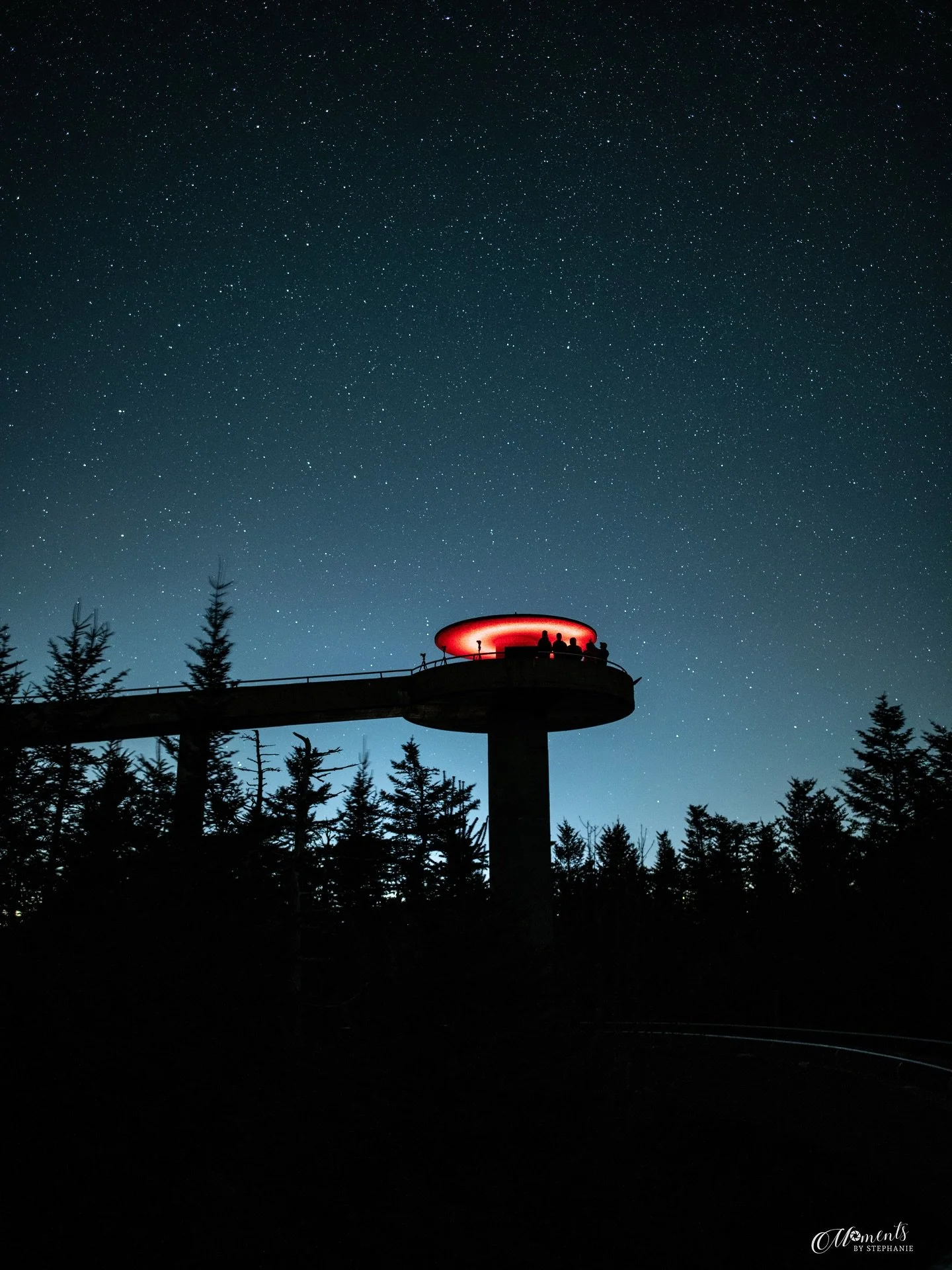 Beacon in the Night 🌌
It was freezing cold and the hike up wasn’t easy, but the views made every step worth it. By pure coincidence, I crossed paths with a group of photographers from Jacksonville, FL, led by Jonathan Lee (@jwleemedia ) We end