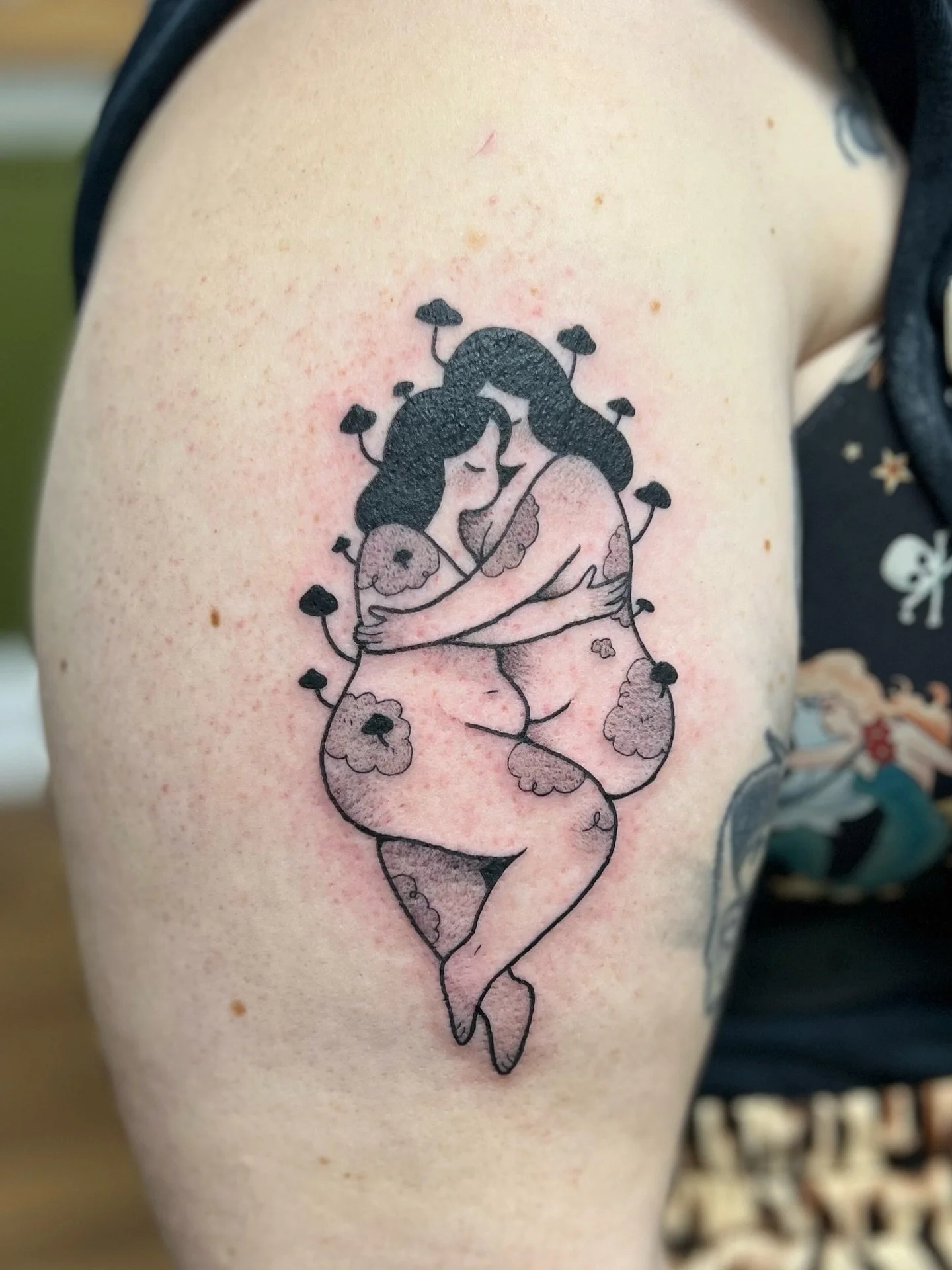 Mushroom lovers for Leah 💖 This flash is repeatable and $150 right now if you want your own mushroom ladies! 

Check out my pinned post for other $150 flash pieces available for the rest of the year 

✧ ✧ ✧ 

✶ BOOKS OPEN ✶
booking form in b!o
plant