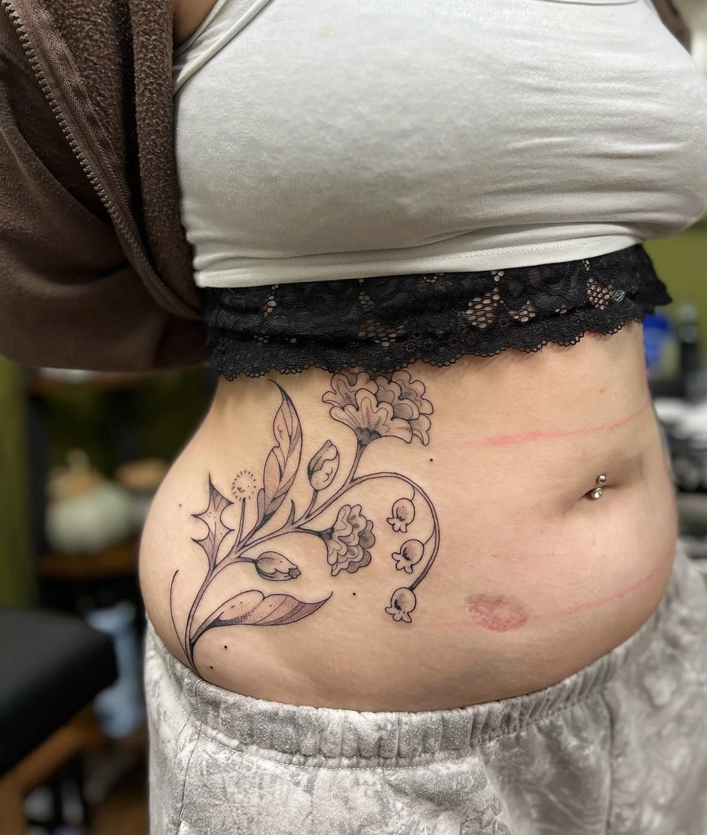 I didn&rsquo;t get the best pics of these but they were a joy to create nonetheless! Jaidyn plowed through both of them in a single day despite the spiciness

Thanks so much for trusting me with these symmetrical floral pieces ❤️

I&rsquo;ve been MIA