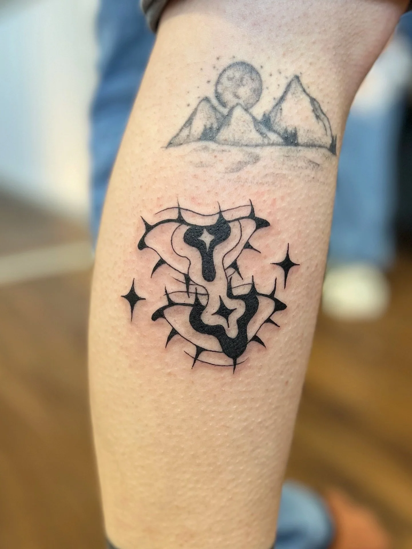 Some flash pieces for Isabel! Thanks so much for grabbing these 💖 

both designs are repeatable so you can get them TOO

Booking April and beyond - thanks for peekin&rsquo; :~) 

✧ ✧ ✧ 

✶ B👀KS OPEN ✶
b00king form in b!o
💌 plantmole@gmail.com

✧ ✧