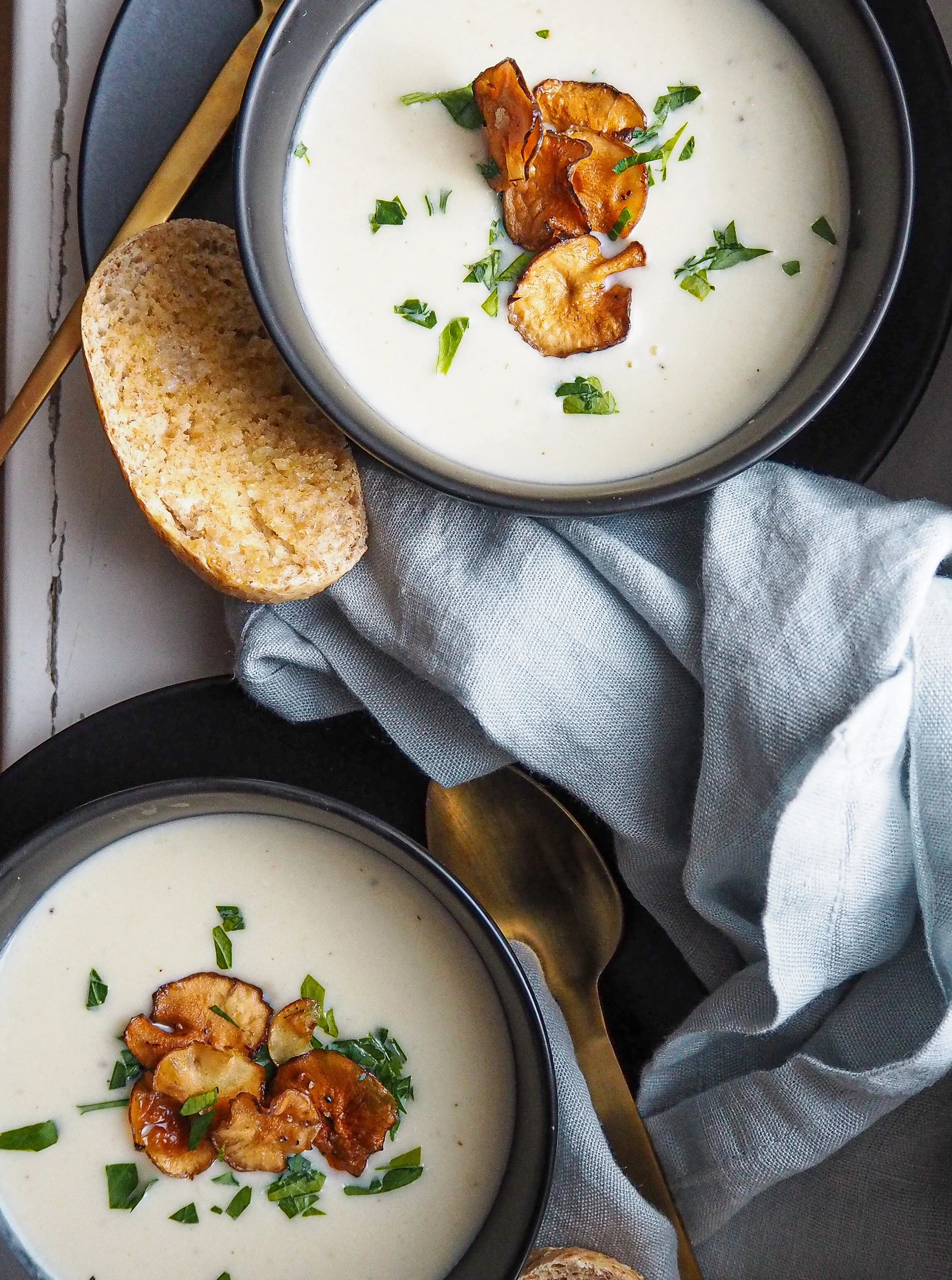 JORDSKOKKSUPPE MED JORDSKOKKCHIPS