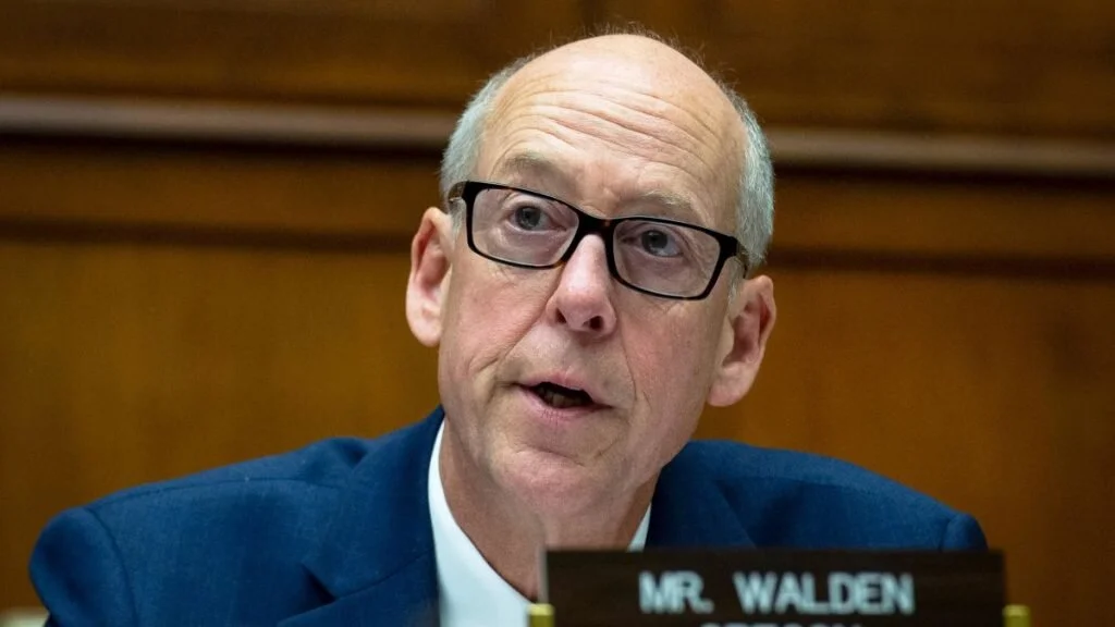 https___cdn.cnn_.com_cnnnext_dam_assets_191028131113-rep-greg-walden-1024x576.jpg