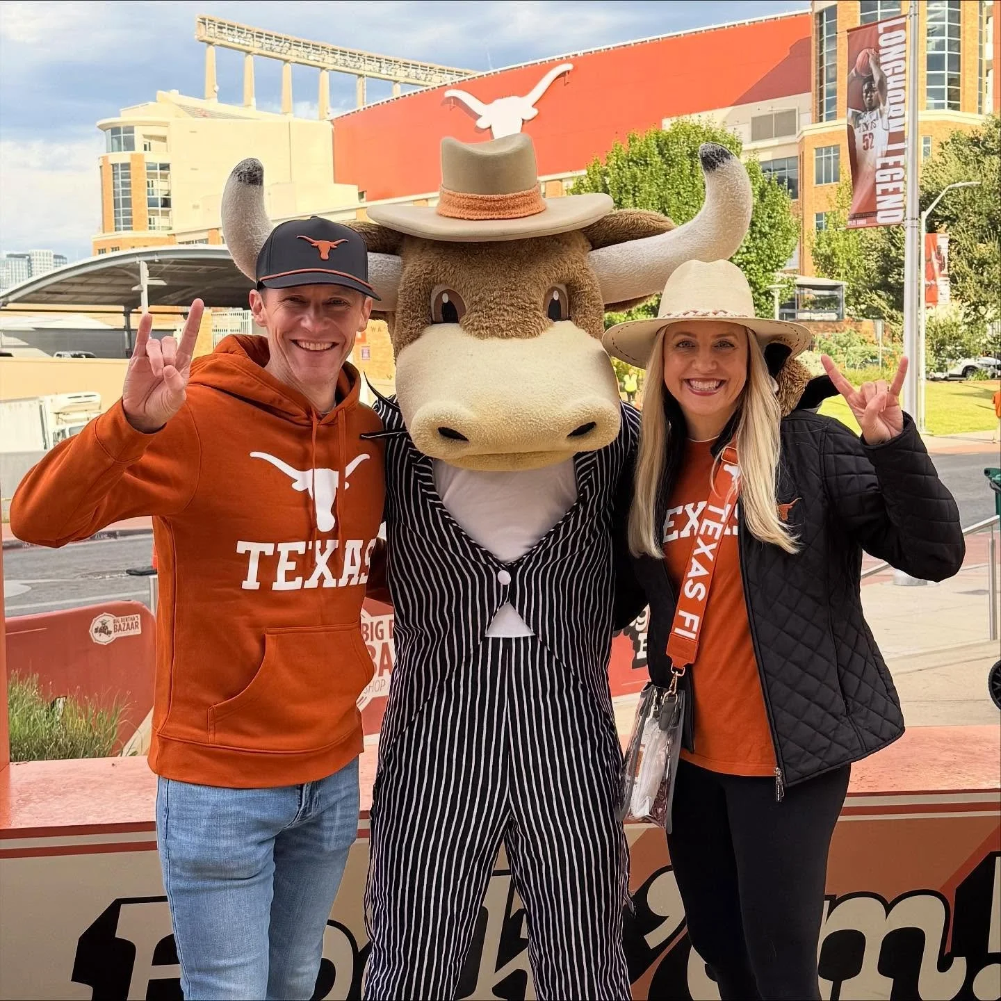 If watching sports was a sport, I&rsquo;d definitely be in the running for MVP this weekend. 🏆 🤣 What an epic lineup:
🤘🏼 Longhorns Football
🏐 Longhorns Volleyball
⚾️ World Series madness
⚽️ Austin FC Playoffs
🥒 Major League Pickleball 
🏈 Saint