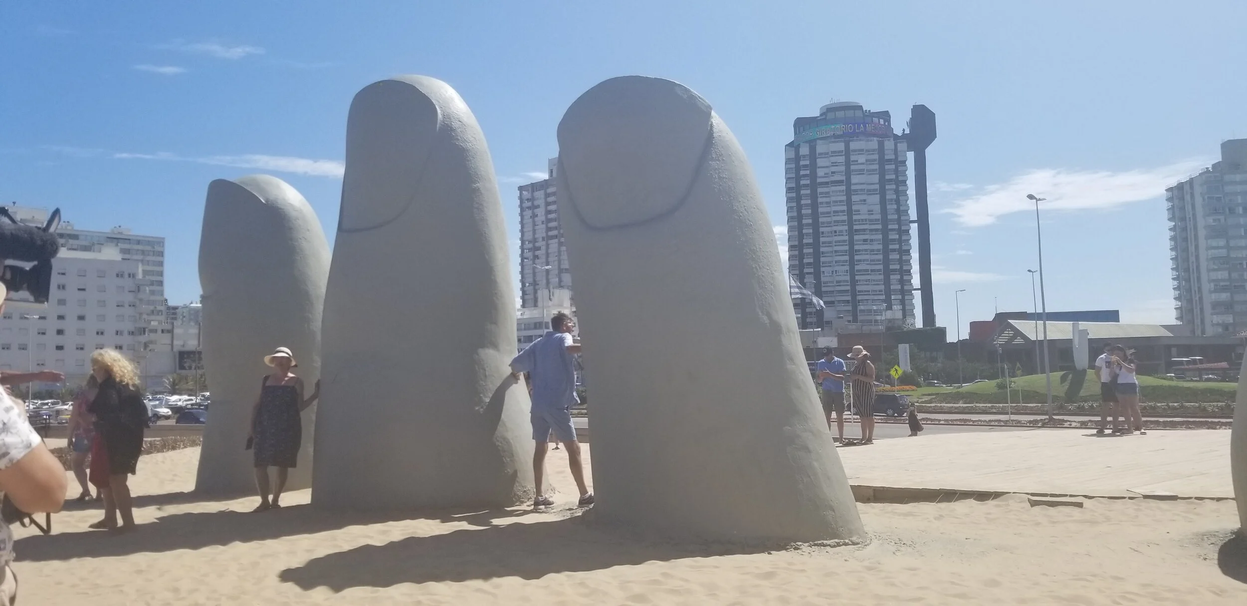 La Mano de Punta del Este, Uruguay