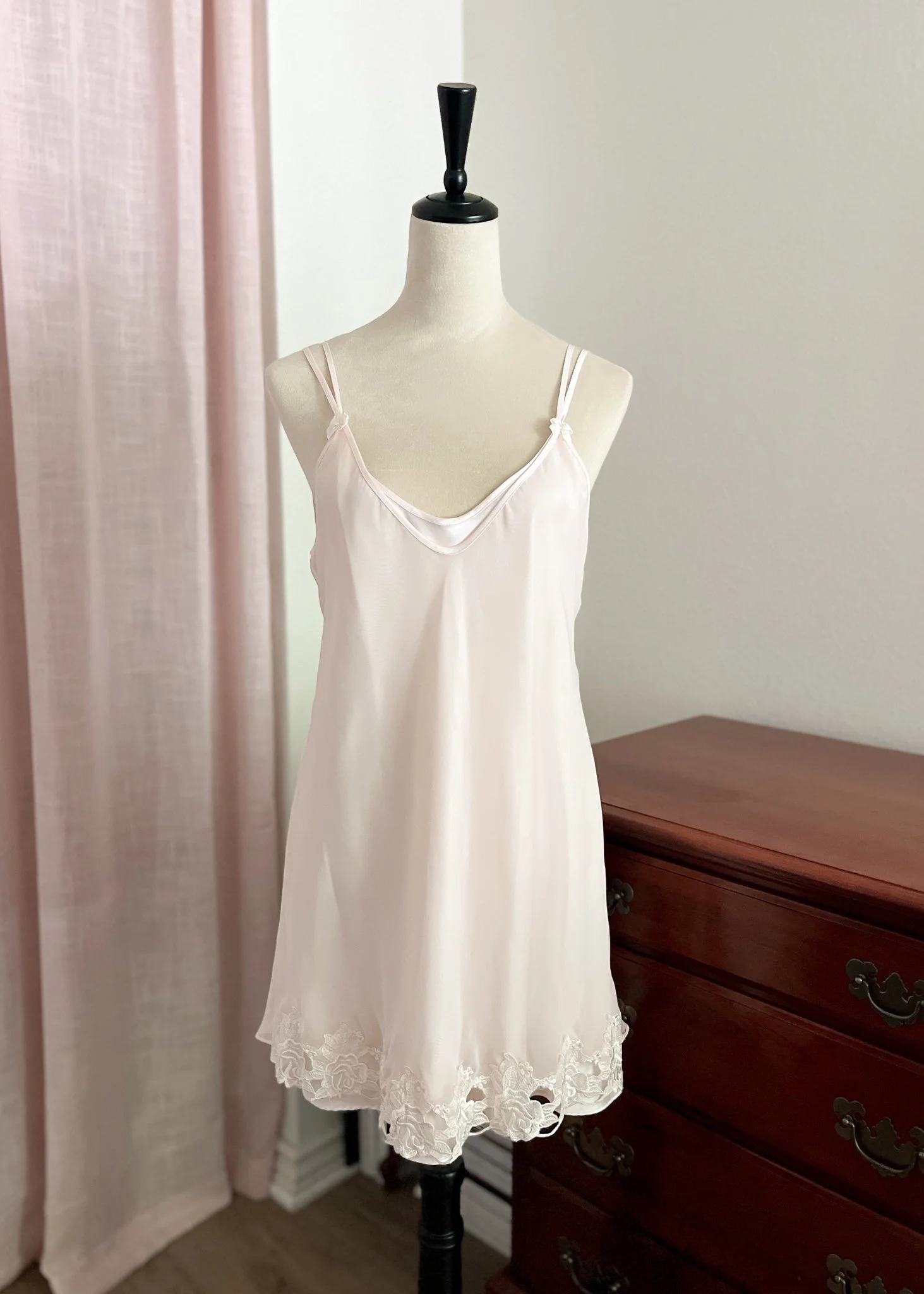 Pale Pink Vintage Nightgown (M)