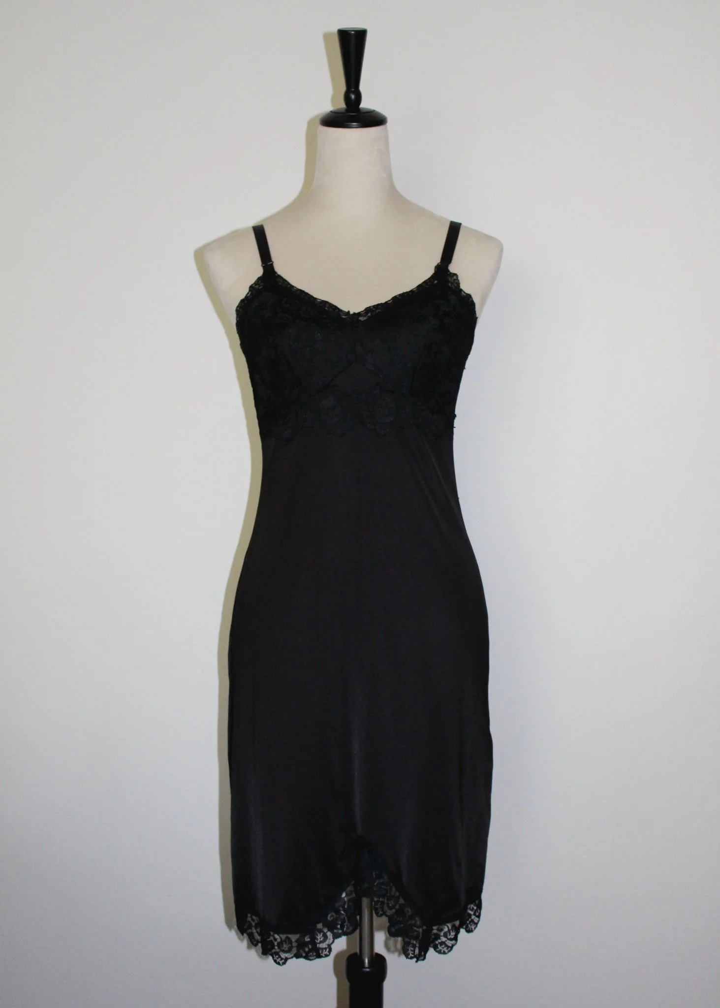 Vintage Black Lace Nightgown (S)
