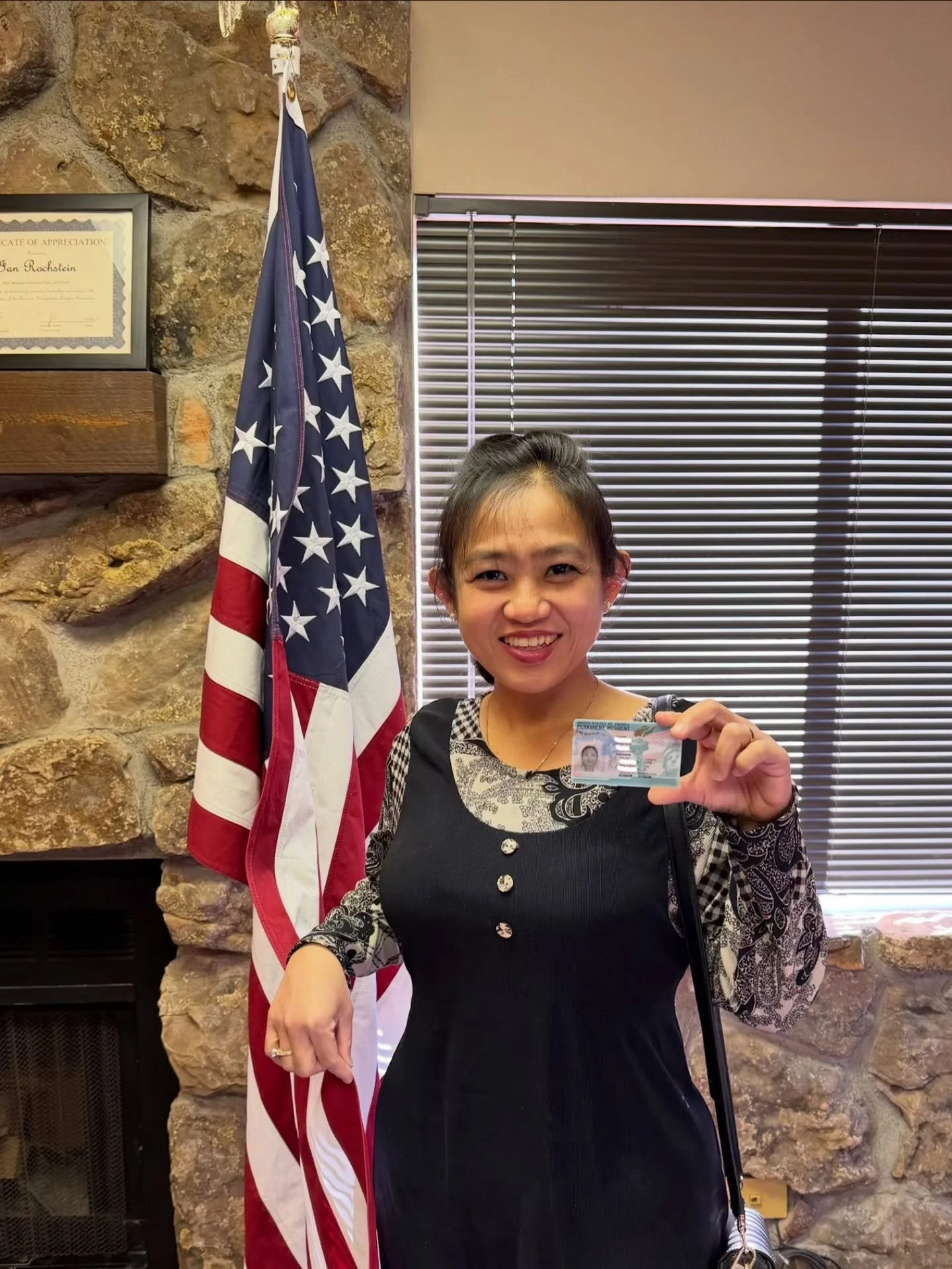 Please congratulate our client Emilia from Indonesia🇮🇩 for receiving her green card thru her U.S. Citizen husband Peter! 🇺🇸