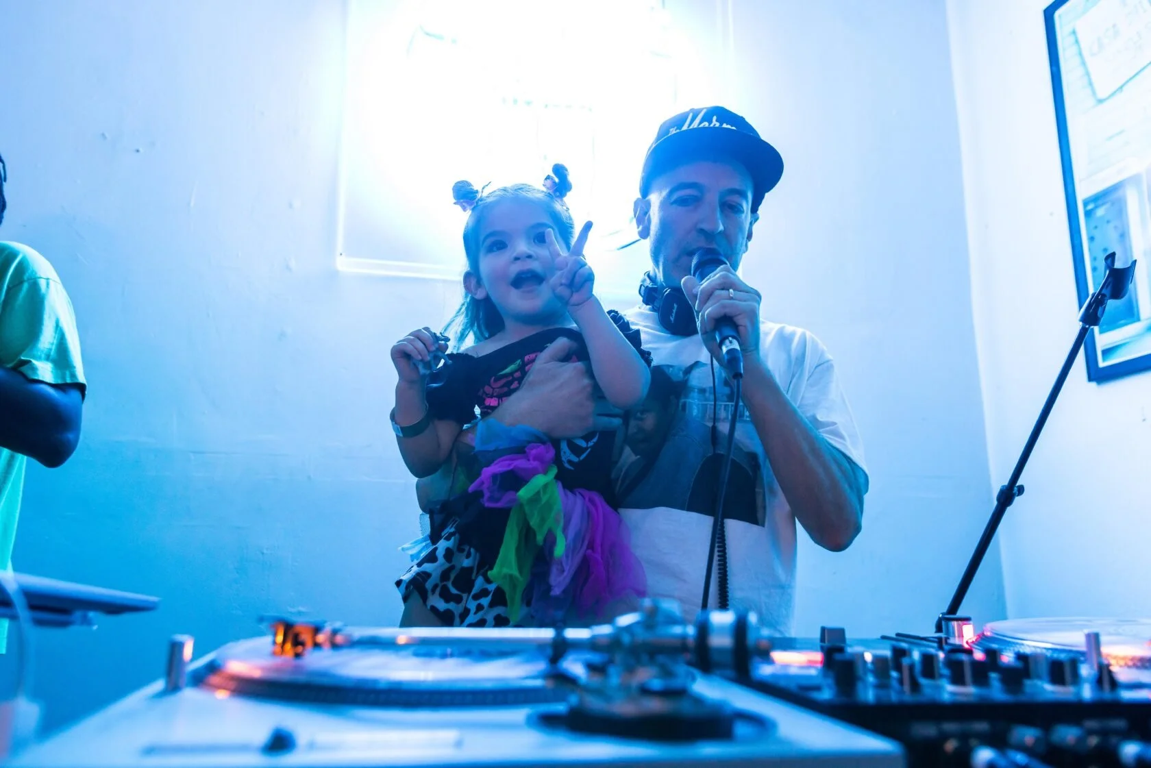 roland-stones-throw-event-recap-digital-photos-101-1680x1121.jpg
