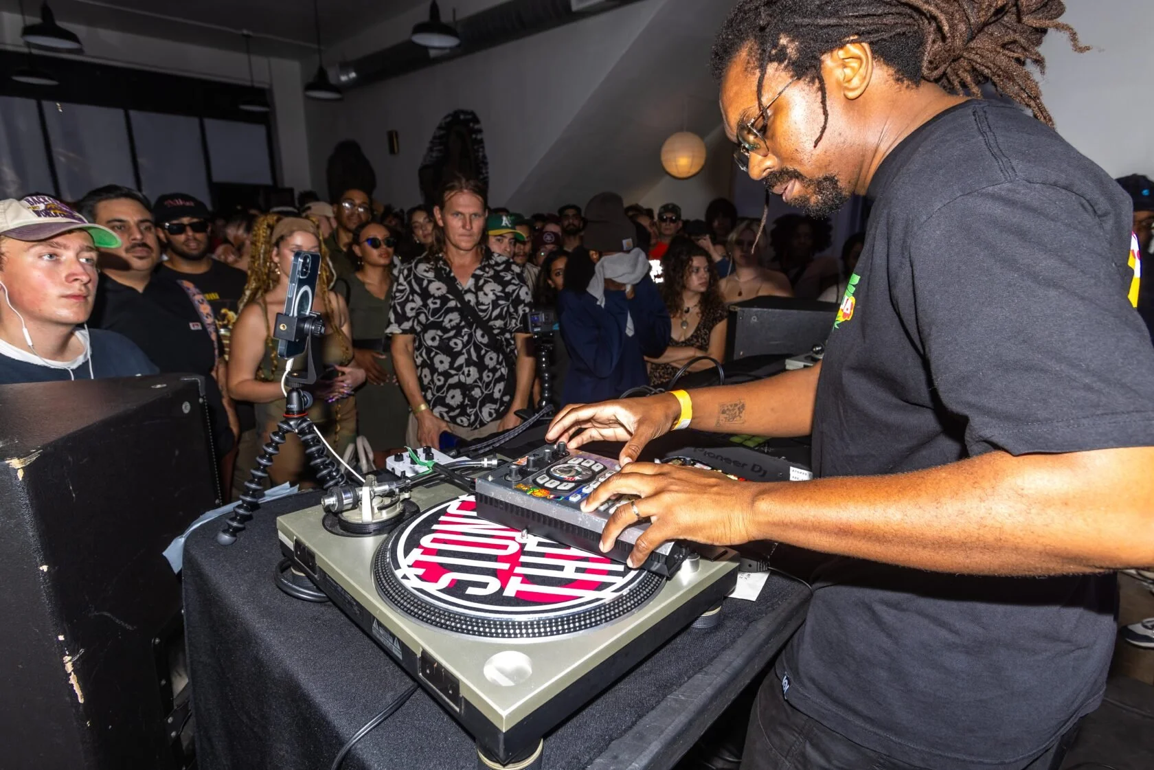 roland-stones-throw-event-recap-digital-photos-161-1680x1121.jpg