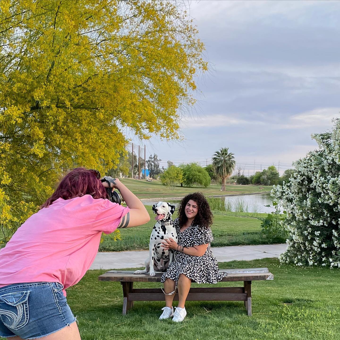 If you missed your photo op with @miss.kstudio last night, have no fear! She will be back Saturday, May 29th for Sunset family portraits! Make sure to mark your calendars! 

We love you @miss.kstudio! Cannot wait to see these pictures! 

#phoenixphot