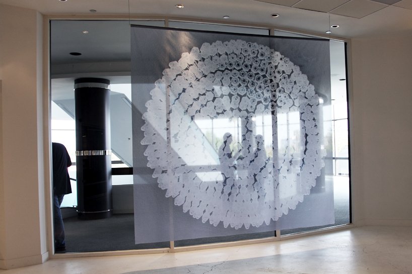 SarahRossiter-IlluminatingDevices-Chandelier-2010.jpg