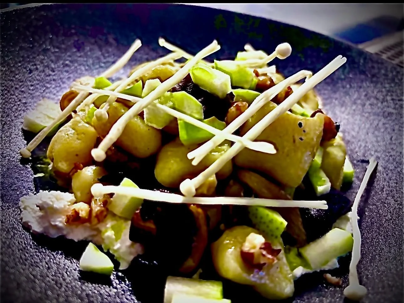 New menu on the way!
As the evenings draw in, the kitchen turns with the season. Our winter menu leans into what the coast gives now &mdash; Tasmanian seafood, pasture-raised meat and produce from just up the road &mdash; best enjoyed by the window a