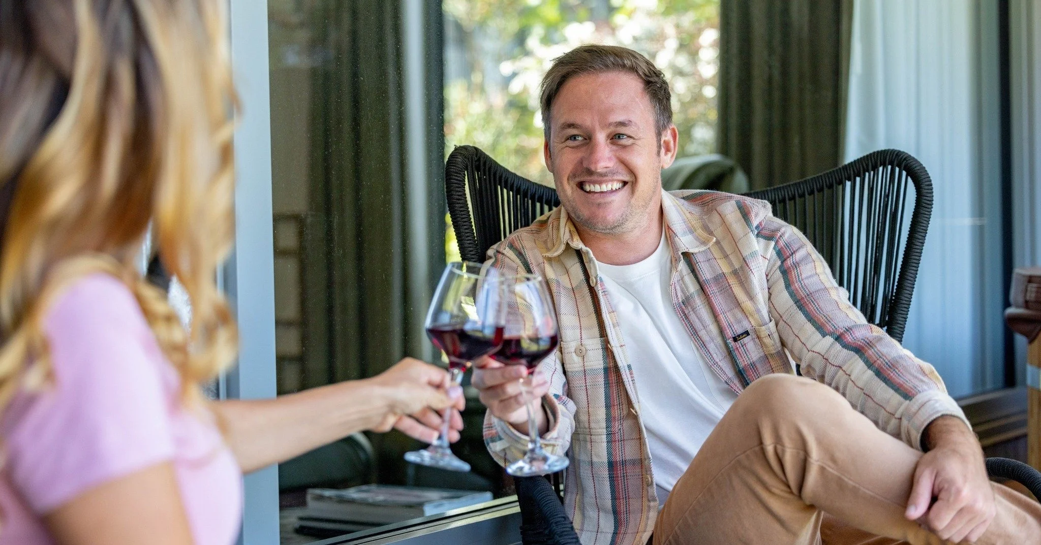 The welcome begins the moment you arrive.

A warm suite. A drink to settle in with. Artisan cheese on the table. Outside, the harbour and the wild West Coast beyond.

Later, perhaps, a soak in the cedar hot tub overlooking the water.

Plan your stay: